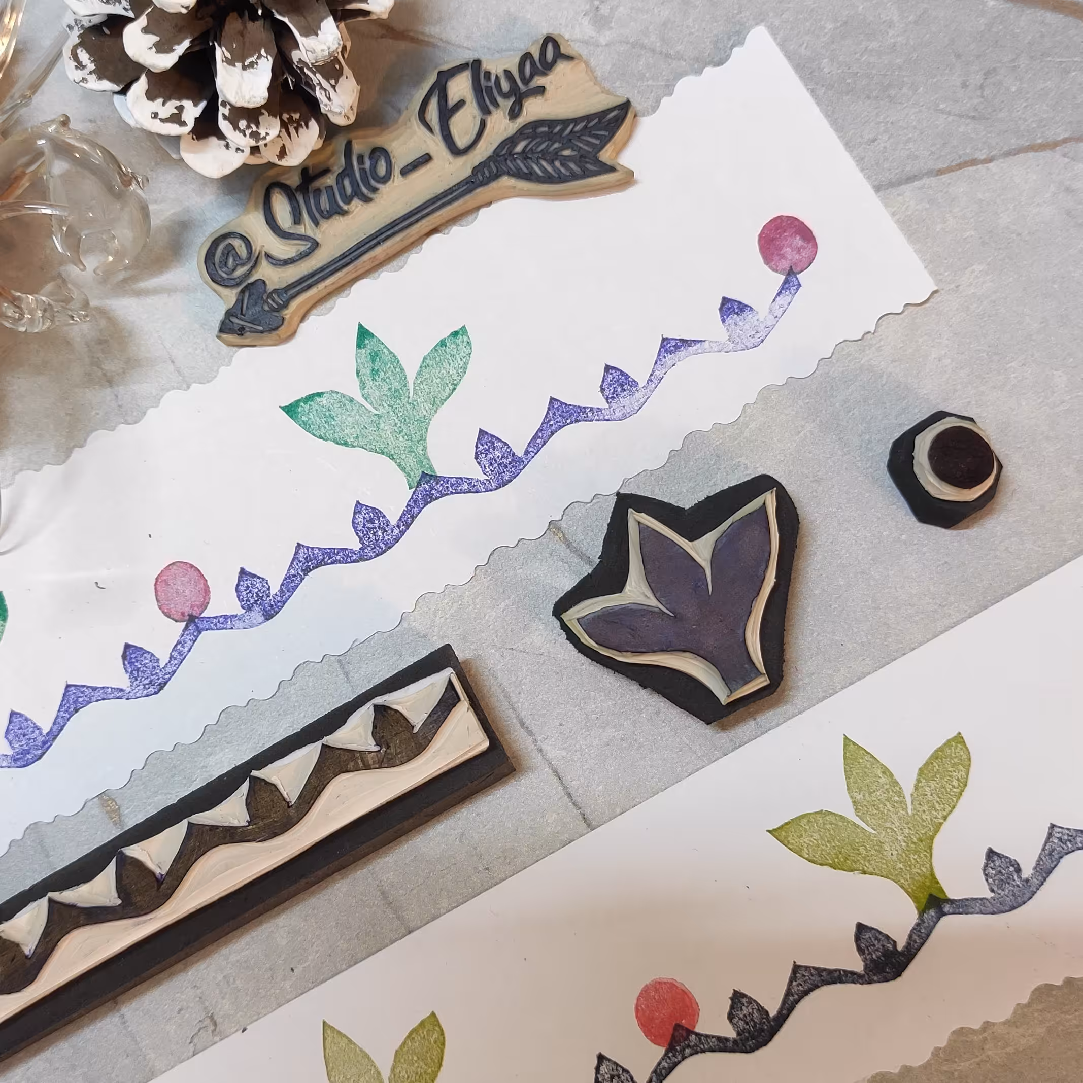 مهر  لینو لئوم طرح  حاشیه سه تیکه