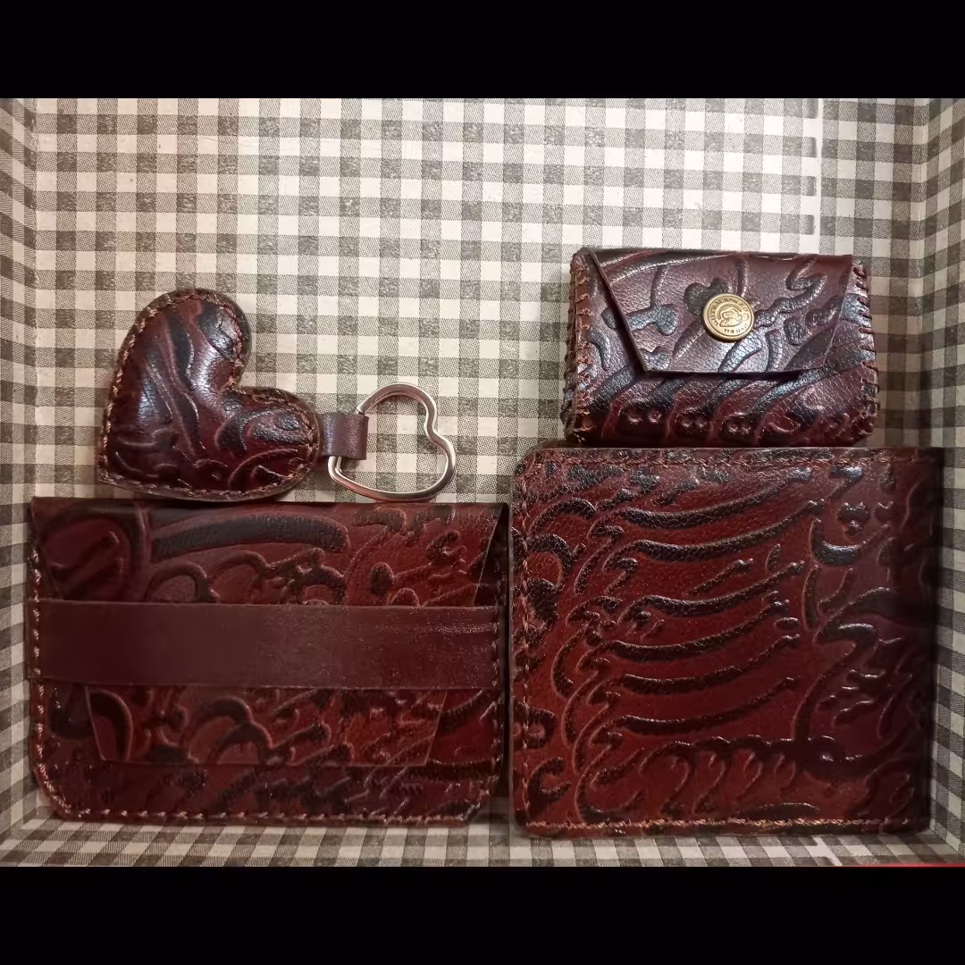 ست4تکه چرم طبیعی بزی طرح سیاه مشق