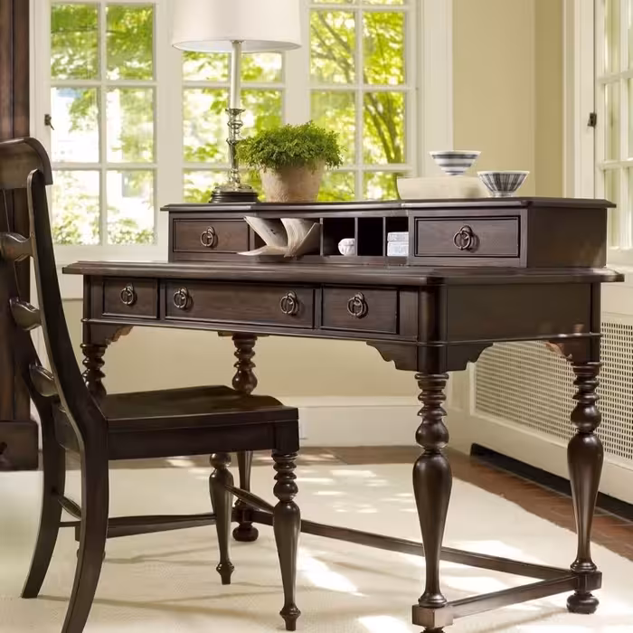 میز تحریر مناسب برای منزل از جنس ام دی اف و چوب با رنگ پلی اورتان