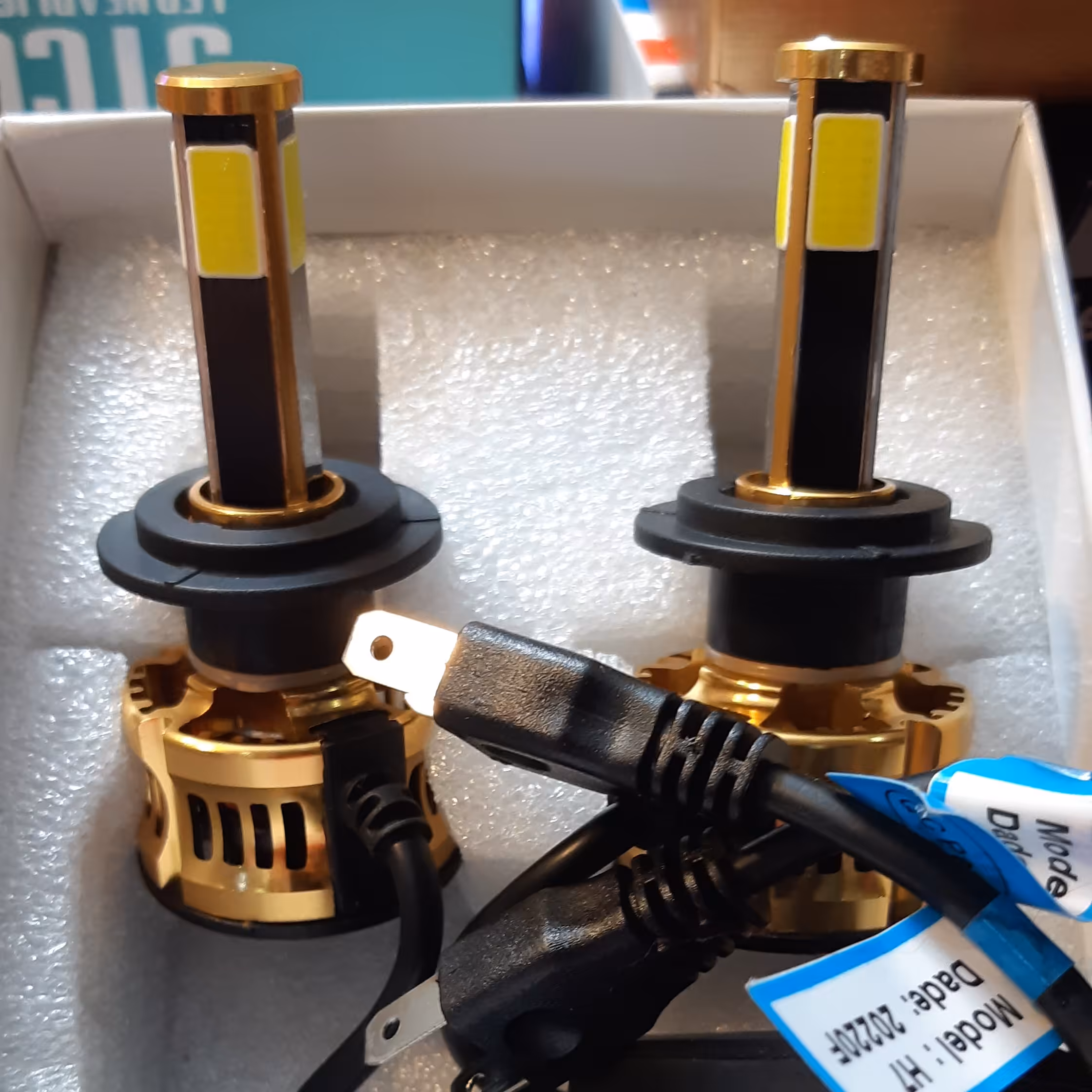 هدلایت 4 طرفه،ترانس دار،با کیفیت و ضمانتنامه 4ماهه تعویض،موجود در پایه های دو کنتاک و تک کنتاک