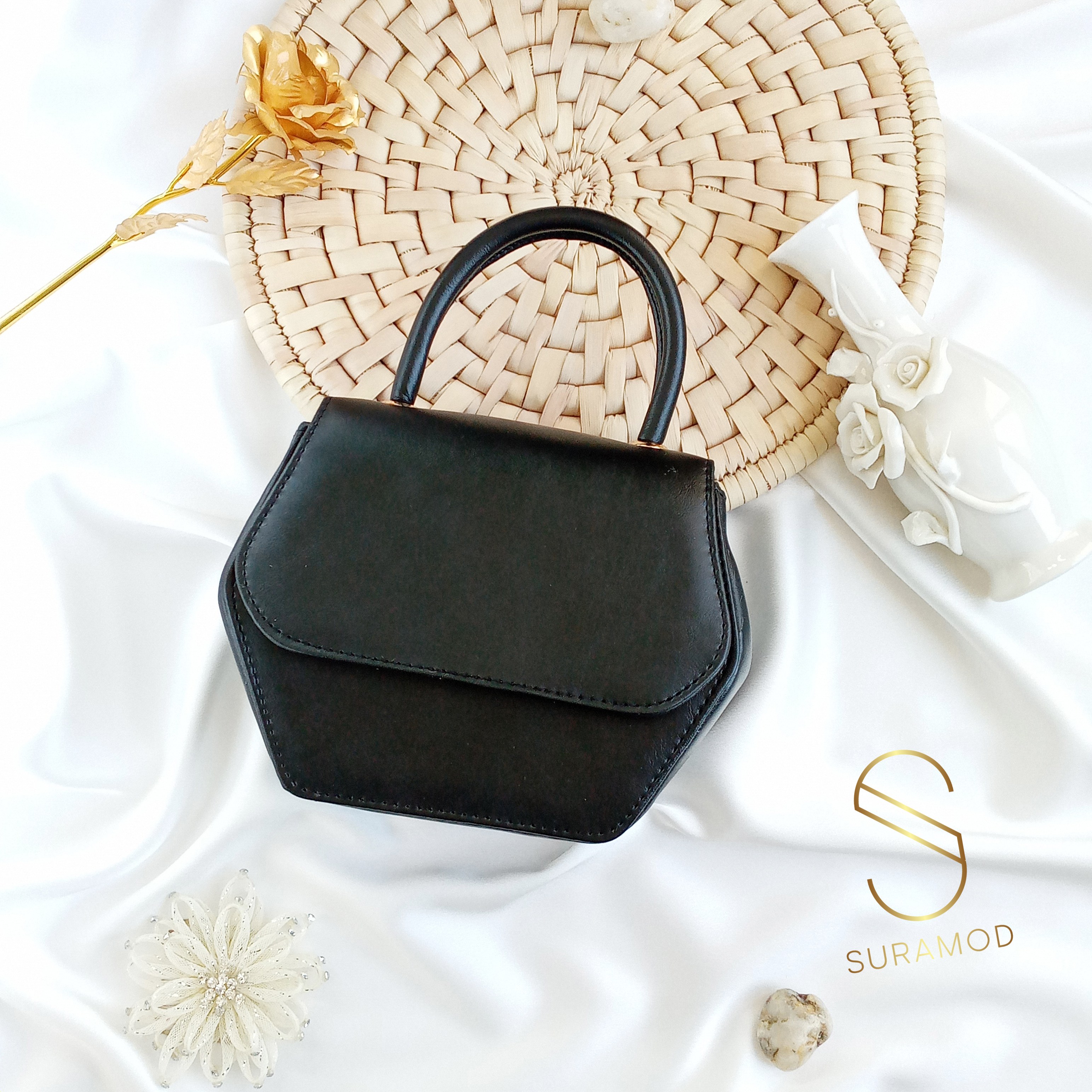 کیف دستی و دوشی زنانه و دخترانه شش ضلعی چرم مناسب استایل مجلسی و کژوال و روزمره