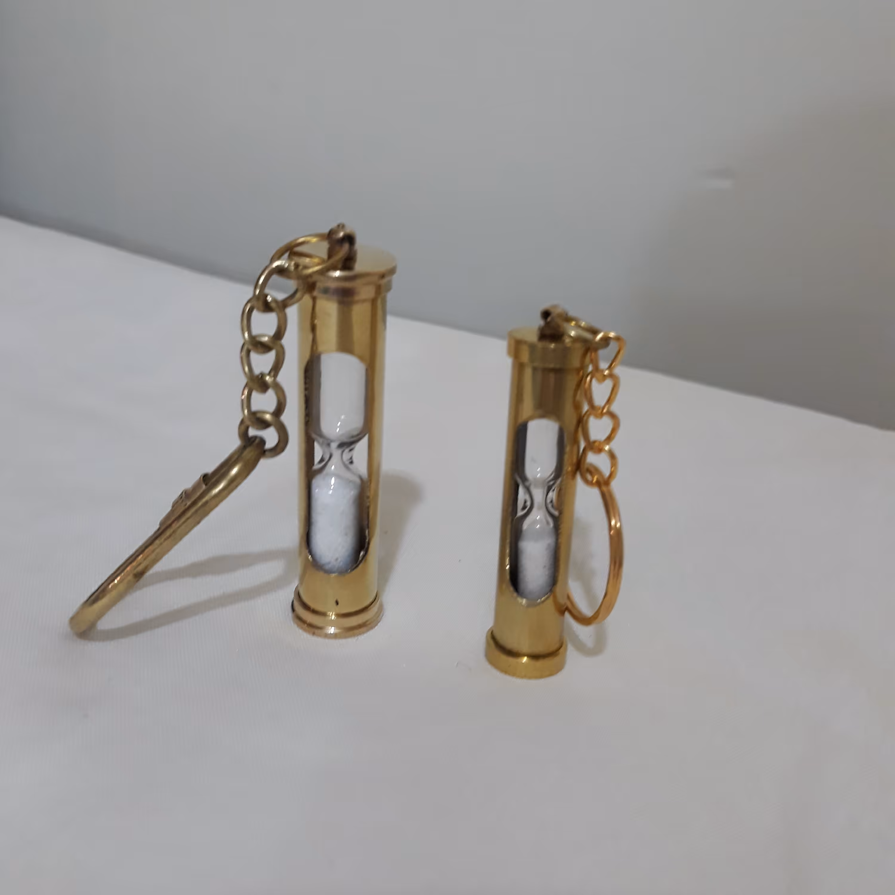 ساعت شنی مینیاتوری برنجی هندی تزئینی دکوری کاملاً برنجی با کیفیت بسیار بالا و محکم و زیبا باارنگ ثابت تزیینی کلکسیونی