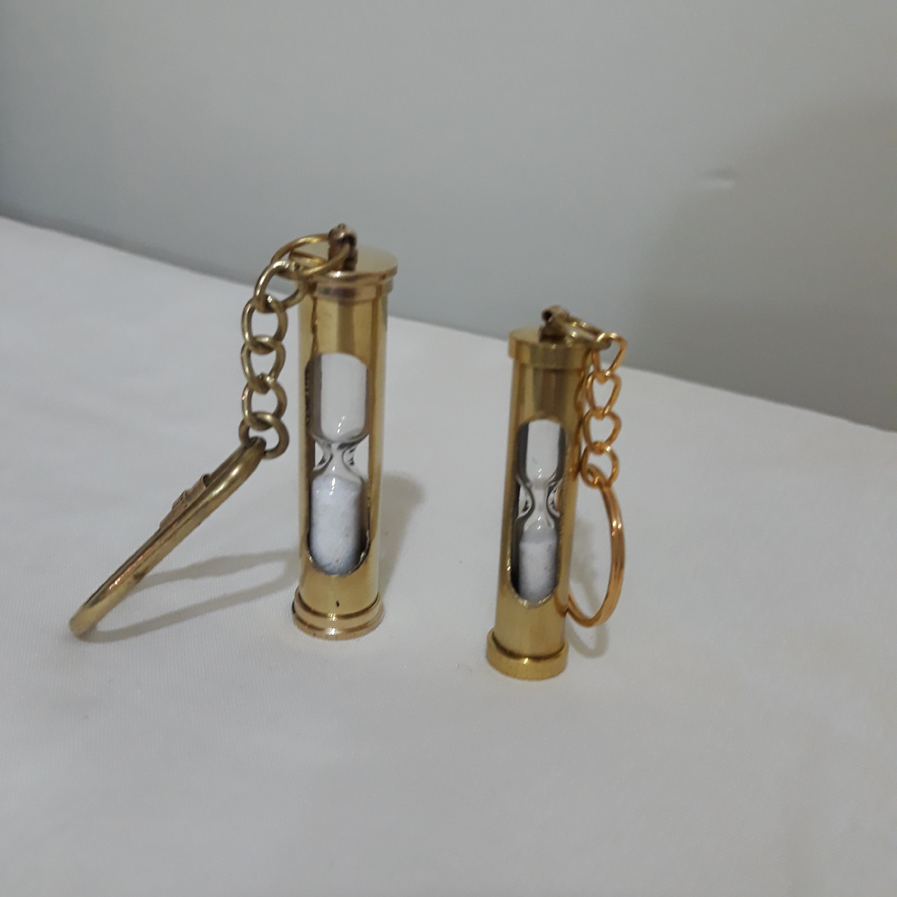 ساعت شنی مینیاتوری برنجی هندی تزئینی دکوری کاملاً برنجی با کیفیت بسیار بالا و محکم و زیبا باارنگ ثابت تزیینی کلکسیونی