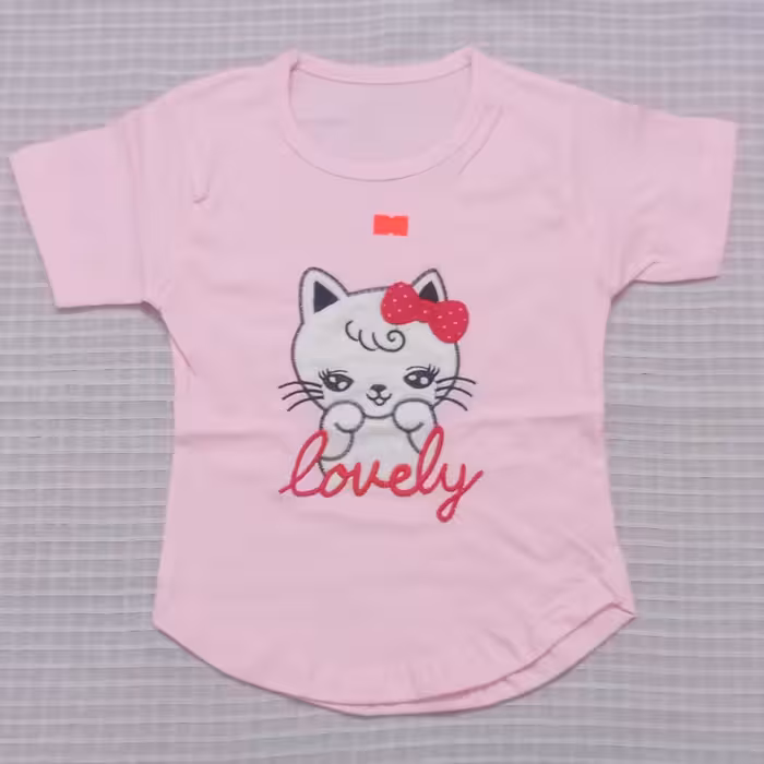 تیشرت گربه پاپیون دار.سایز35 و40  .جنس پنبه.رنگ صورتی 