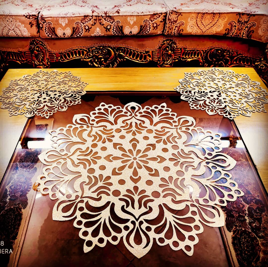 رومیزی اکلیل مخمل دورو