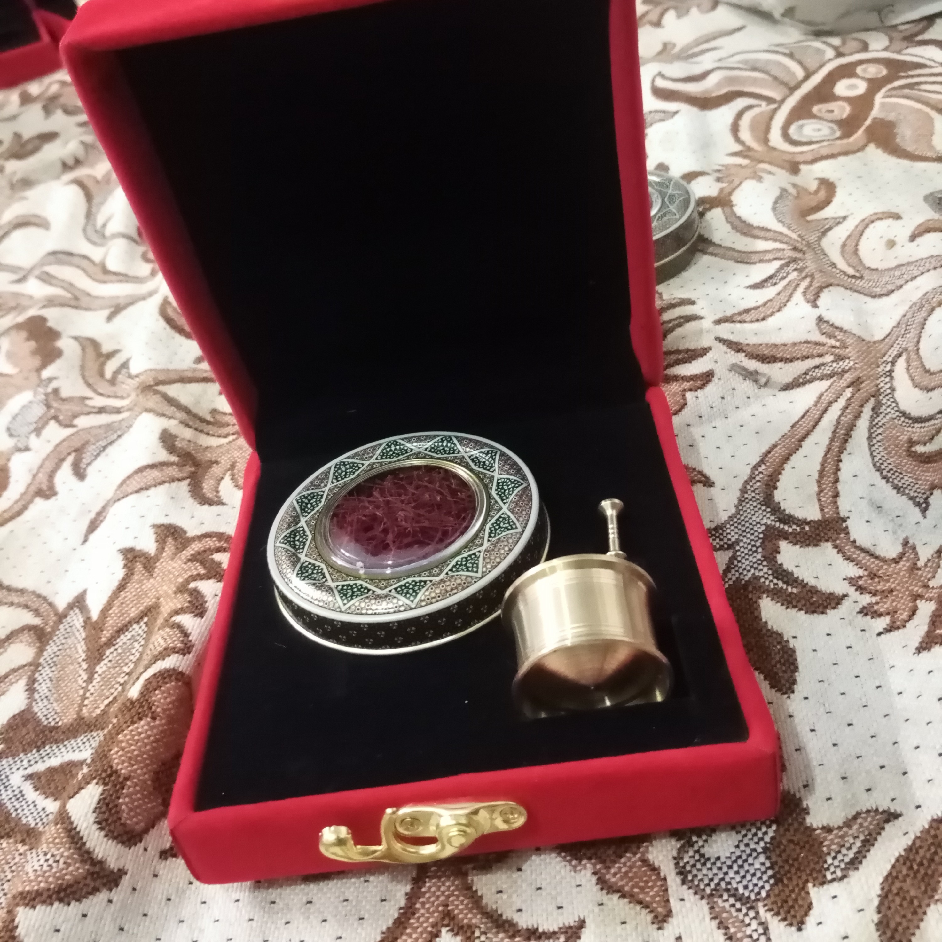 پک کادویی زعفران باهاون برنجی دوگرم 