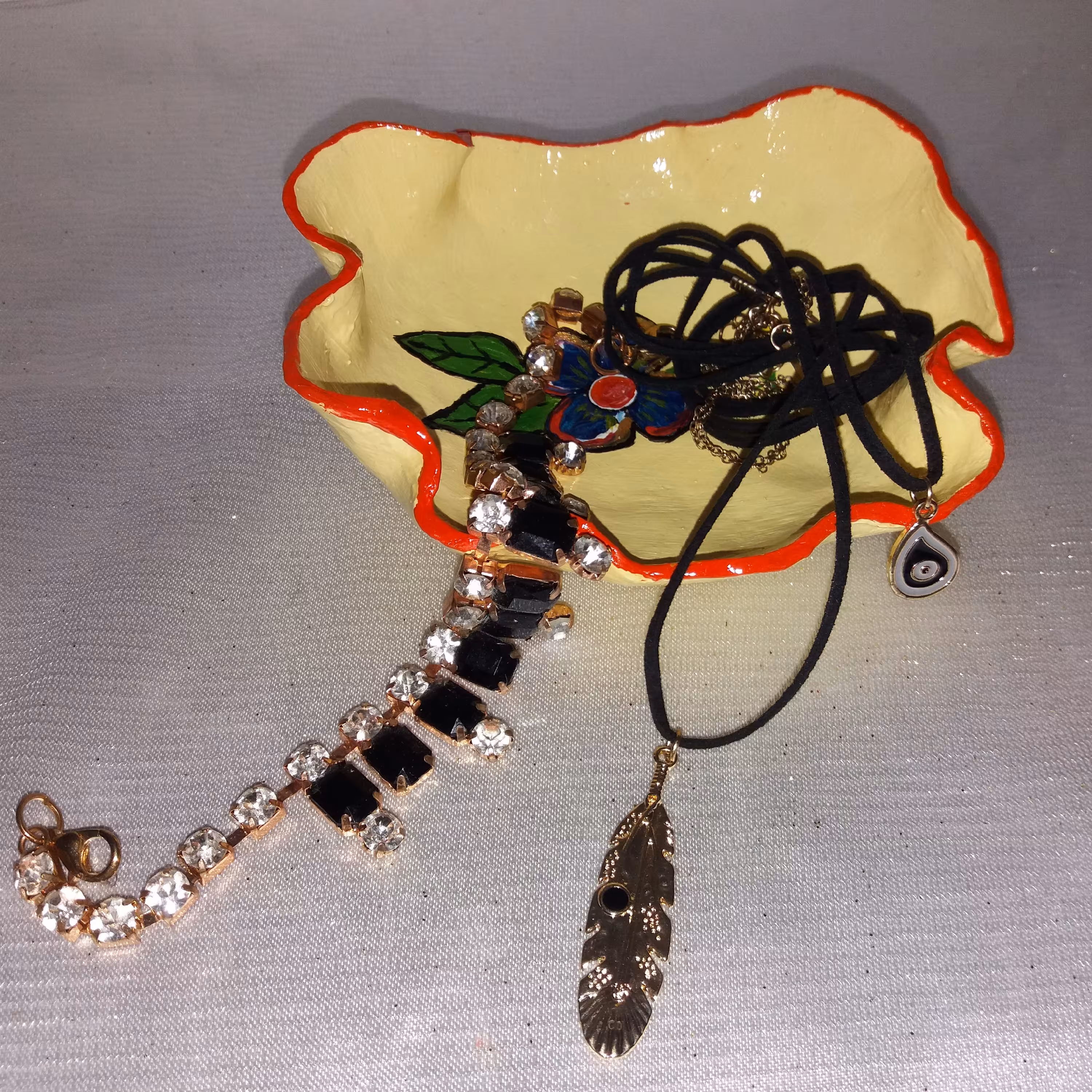 ظرف سرامیکی طرح مواج