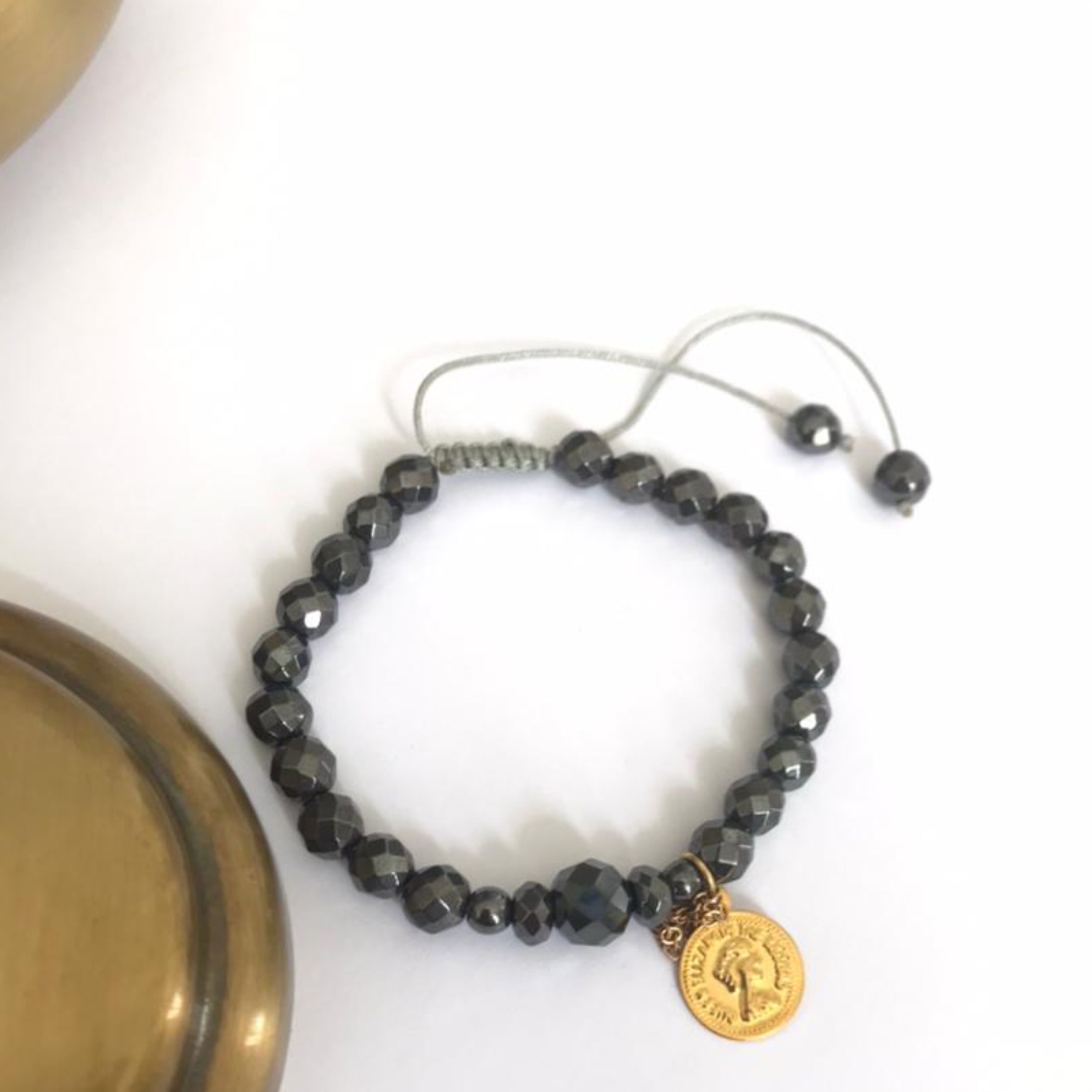 دستبند مدل کلوپاترا تلفیقی از سنگ های هماتیت تراش زنبوری