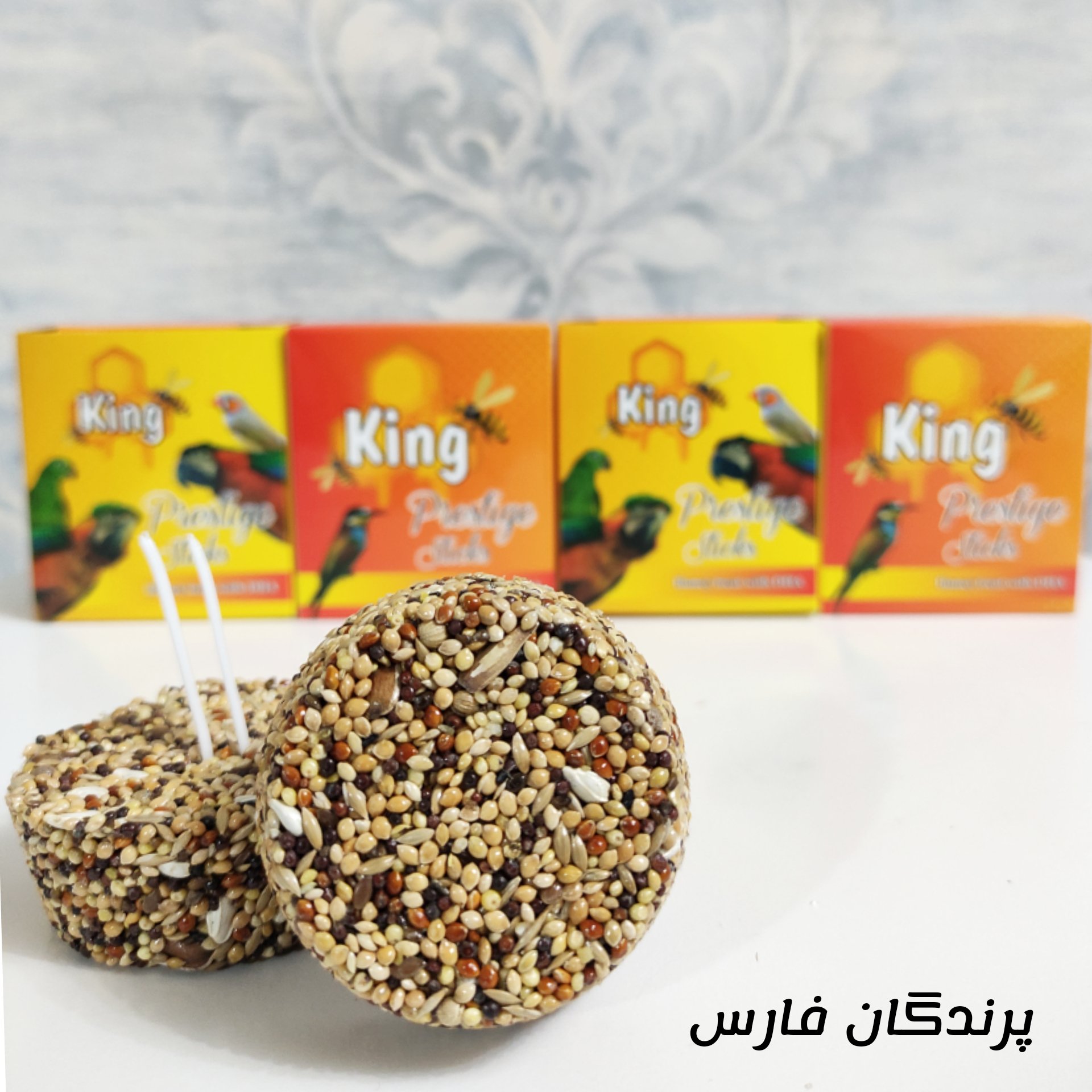 اسنک تشویقی عسلی پرنده مدل گرد حاوی انواع دانه