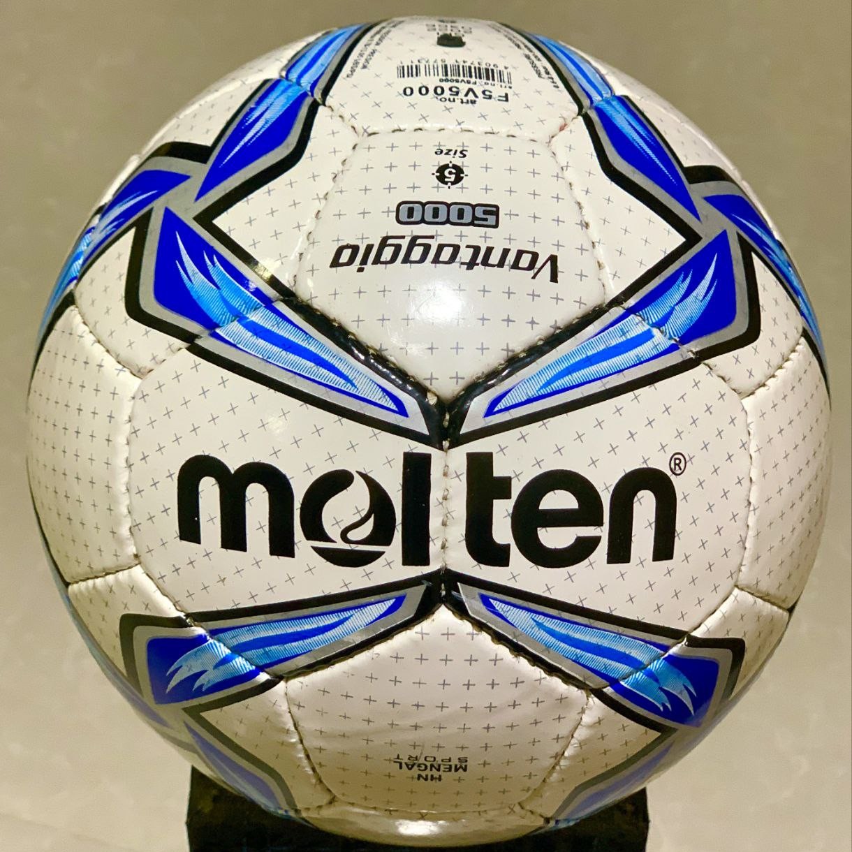 توپ مولتن 5000چمنی. وزن 450گرم. مخصوص تمرین. دست دوز پاکستانی