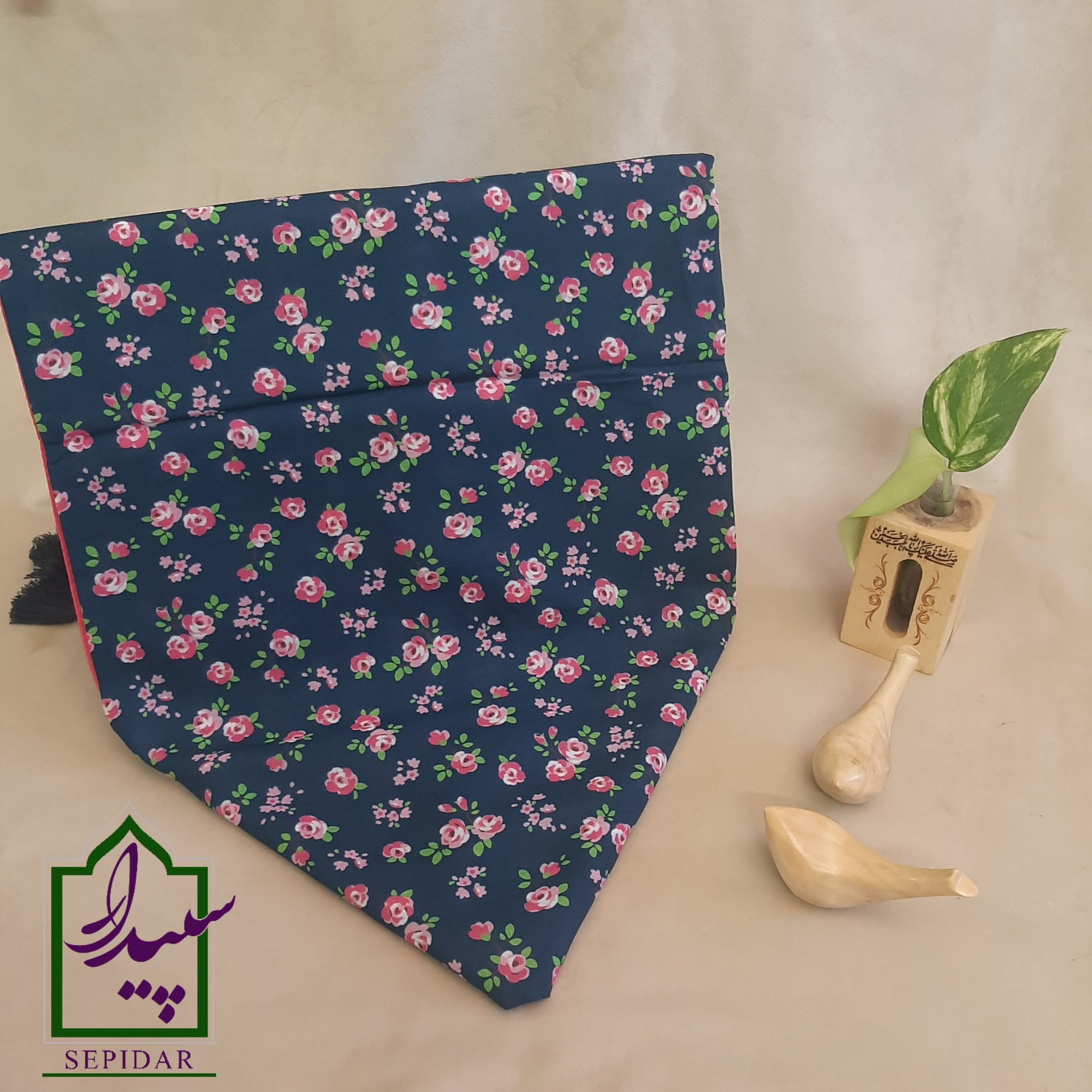 روسری سوپر کرپ پاییزه گلگلی قواره 140 زمینه سورمه ای حاشیه دار