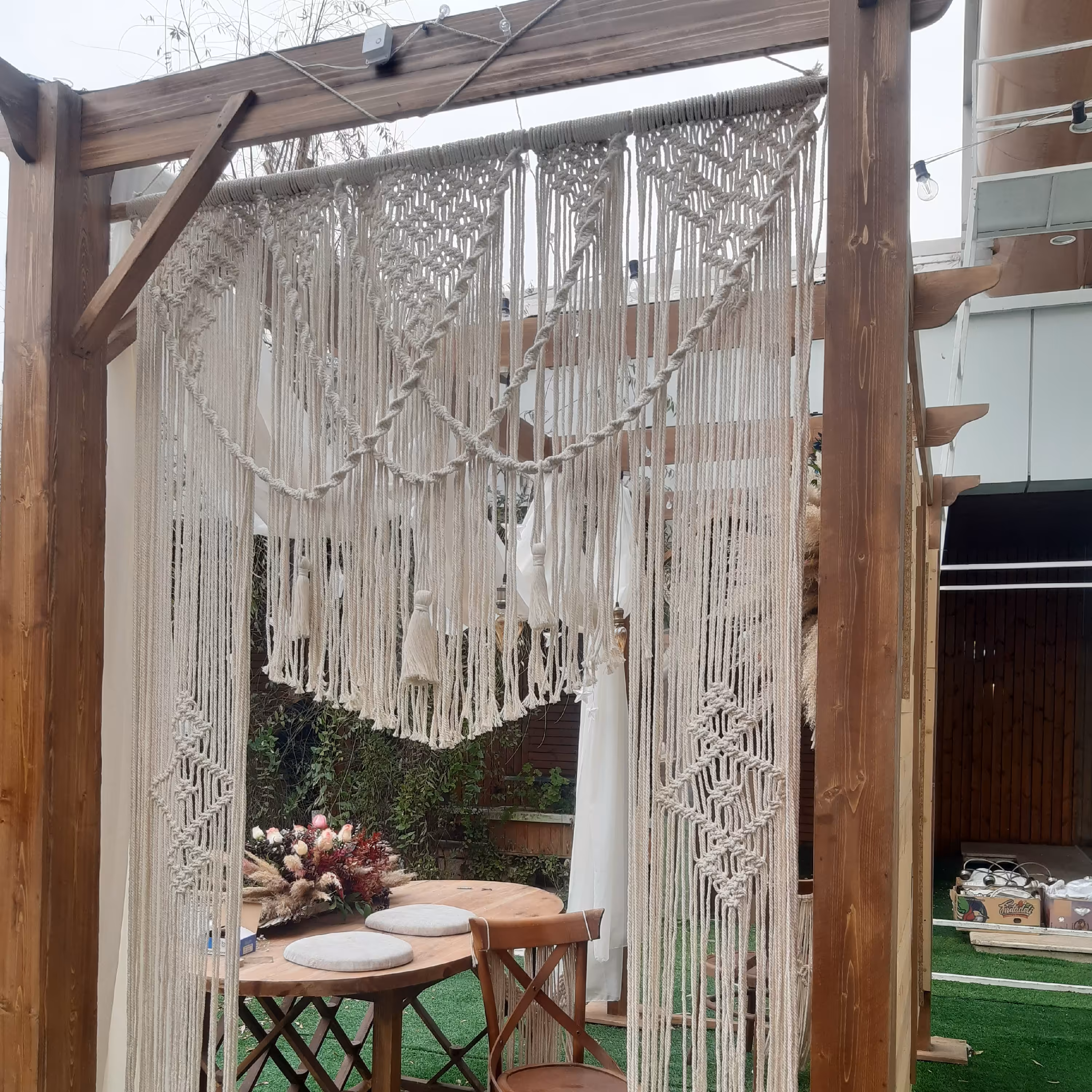 بک دراپ مکرومه پرده مکرومه