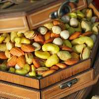 آجیل چهار مغز  تبریز درجه یک و تازه  500 گرمی اعیانی تضمین کیفیت 