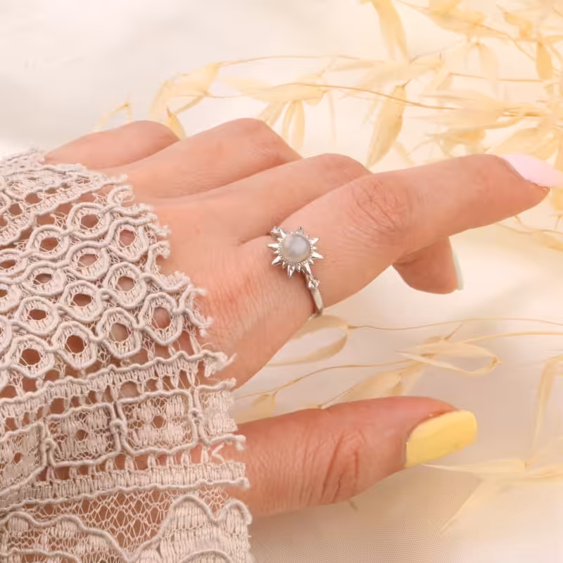 انگشتر استیل مون استون طرح لاوین    
