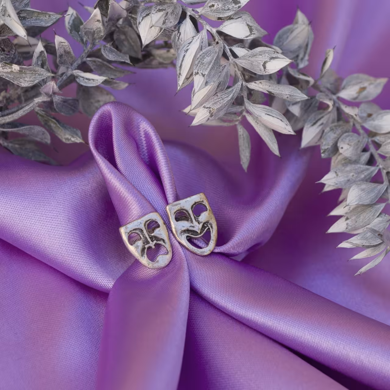 انگشتر ورشو طرح طرح تئاتر
1010039
