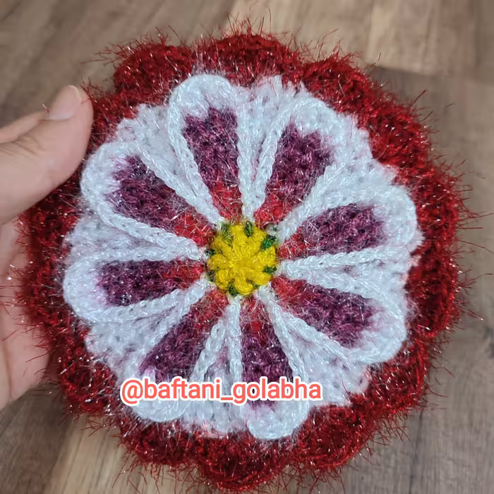 اسکاج طرح گل بافته شده با کاموا سوزنی دو لایه شیک و زیبا با هر رنگی که دوست دارید سفارش بده تا برات ببافم 