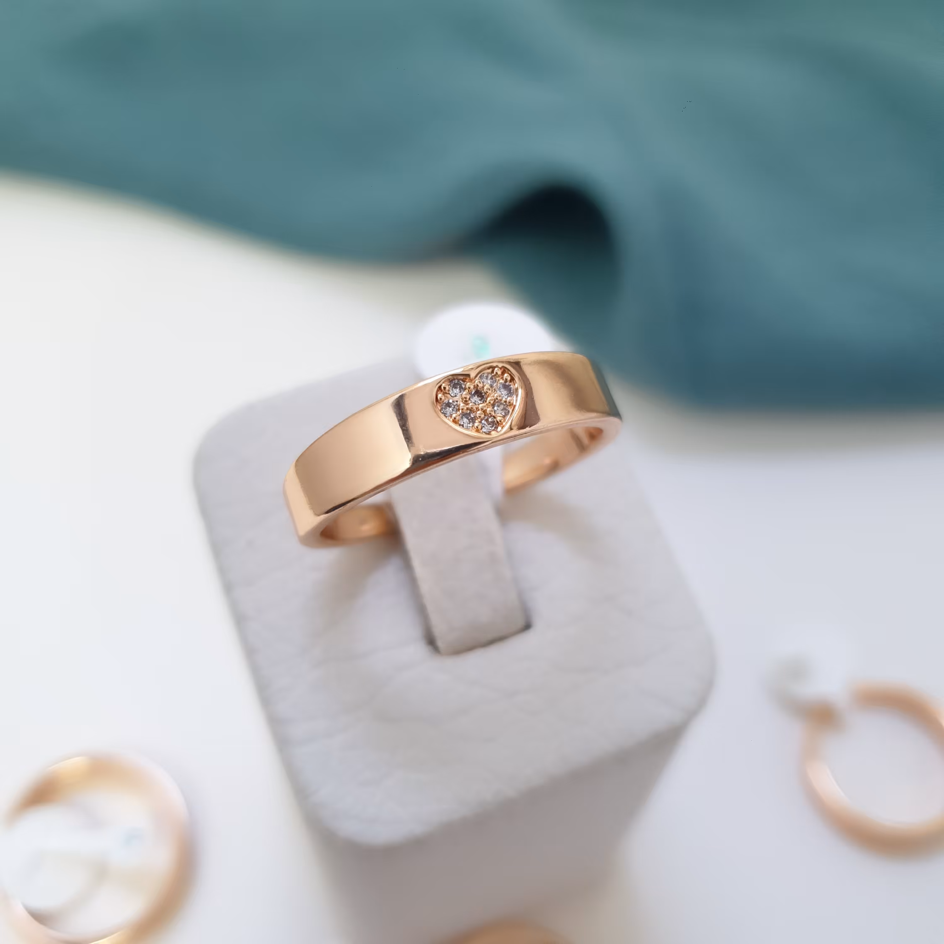 انگشتر رنگ ثابت ژوپینگ قلبی با طرح قلب و سطح صاف و صیقلی و آبکاری ابطلا