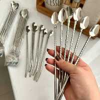 قاشق شربت خوری استیل نی دار به همراه یک فرچه برای شستشو