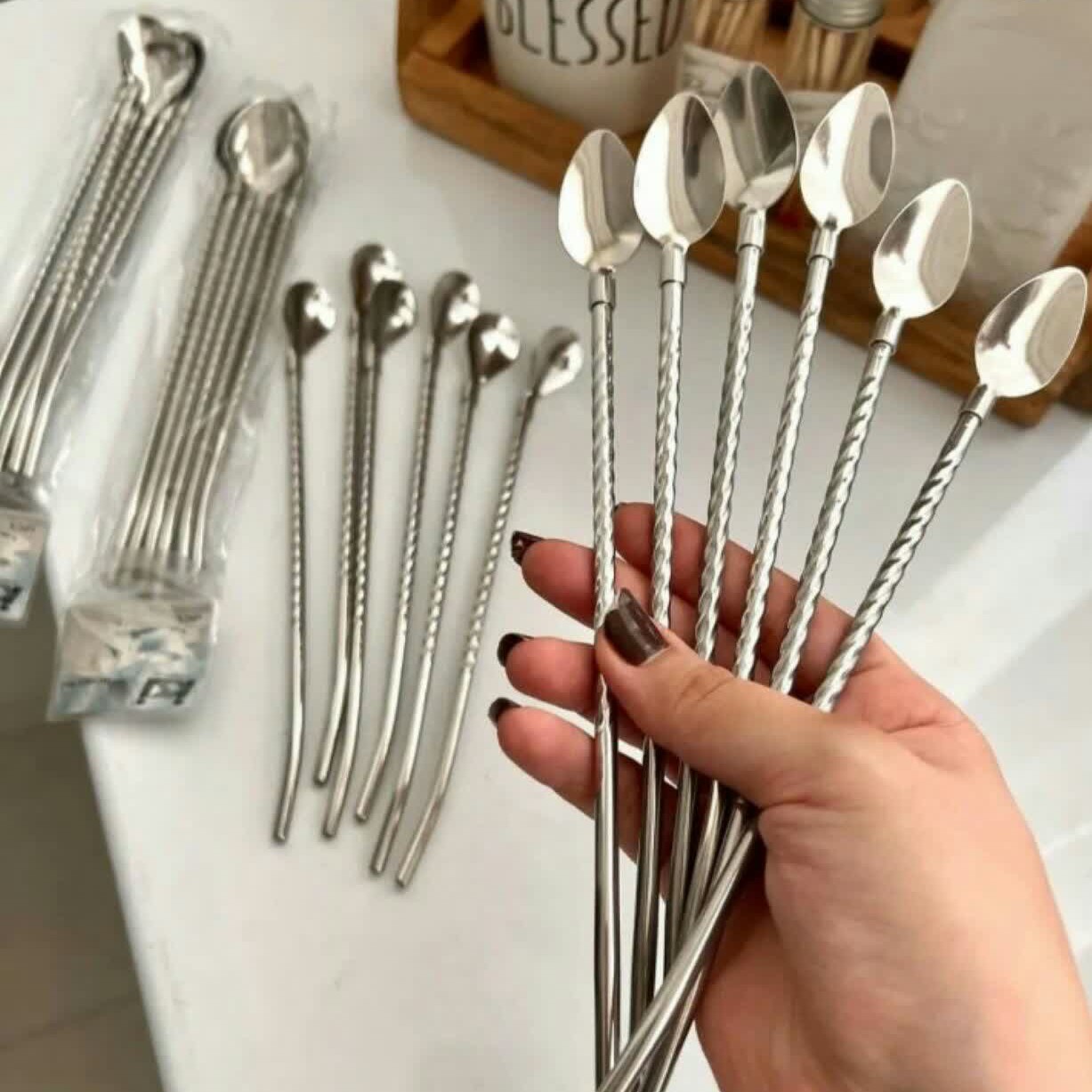 قاشق شربت خوری استیل نی دار به همراه یک فرچه برای شستشو