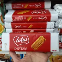 بیسکویت لوتوس lotus
