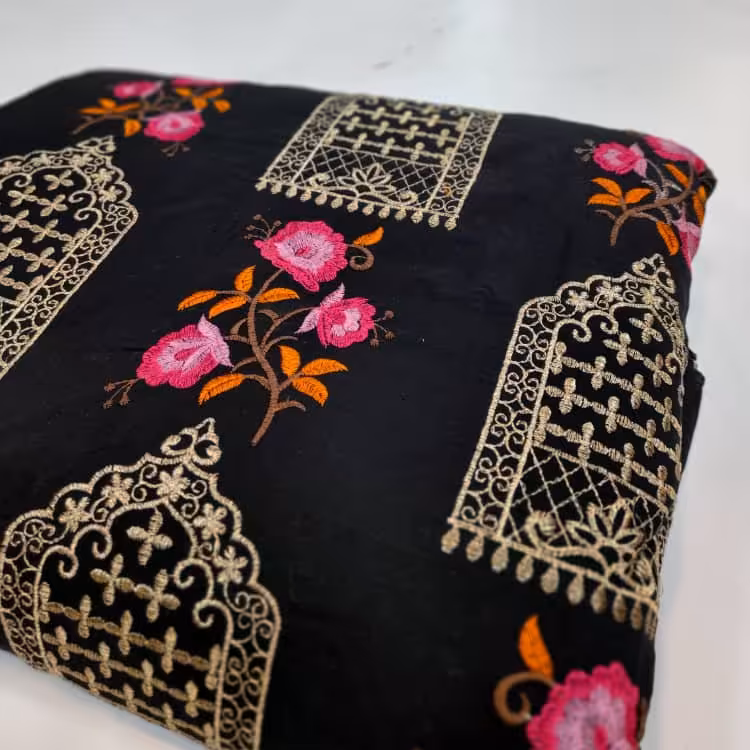 پارچه لنین سوزندوزی مشکی سفید کرم