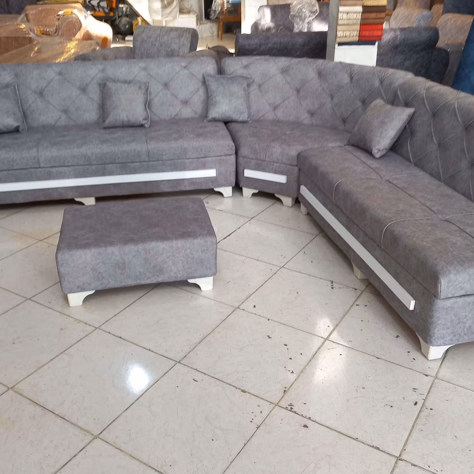 مبل ال چستر راحتی رونا
