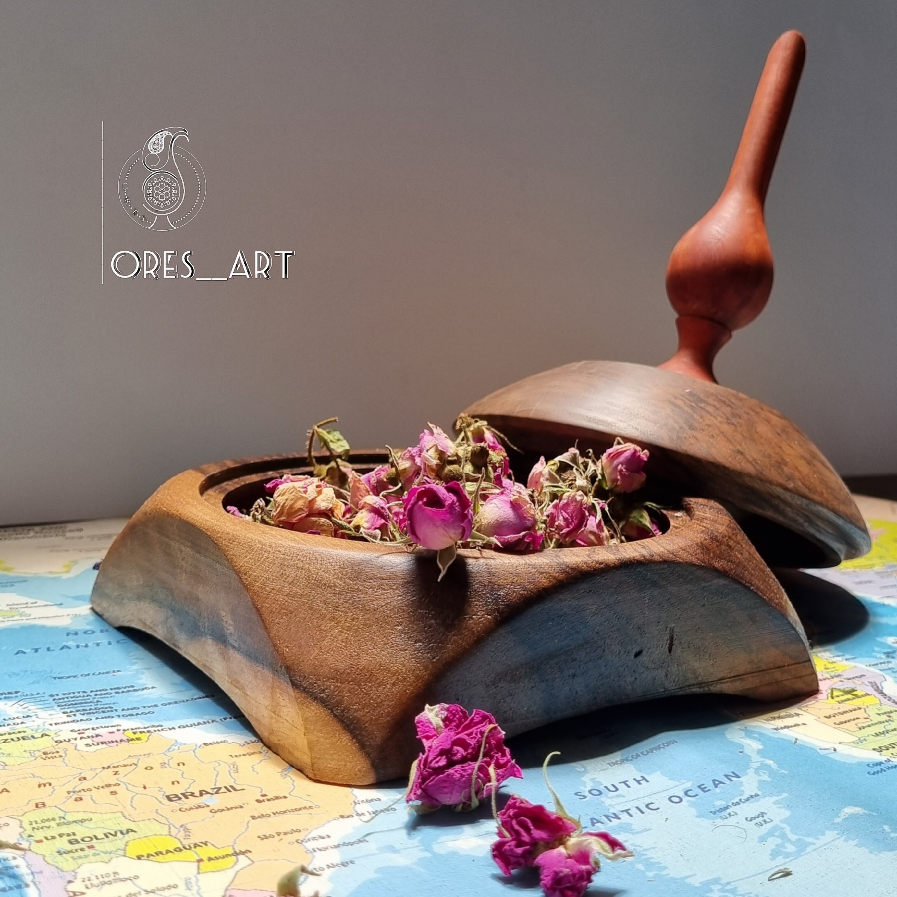 شکلاتخوری چوبی چهارگوش