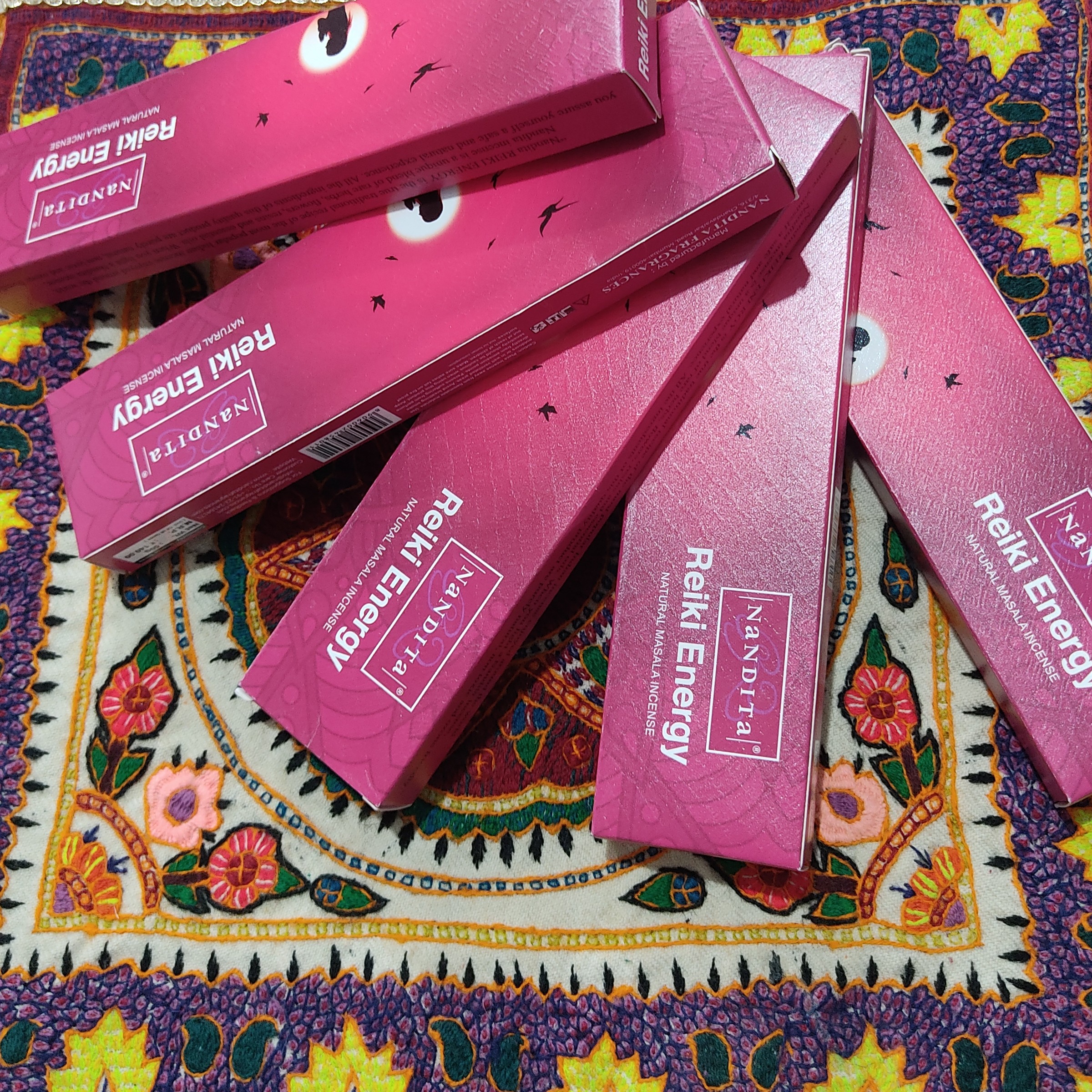 عود ریکی انرژی وزن 50گرم میزان سوخت هرشاخه 40الی60دقیقه