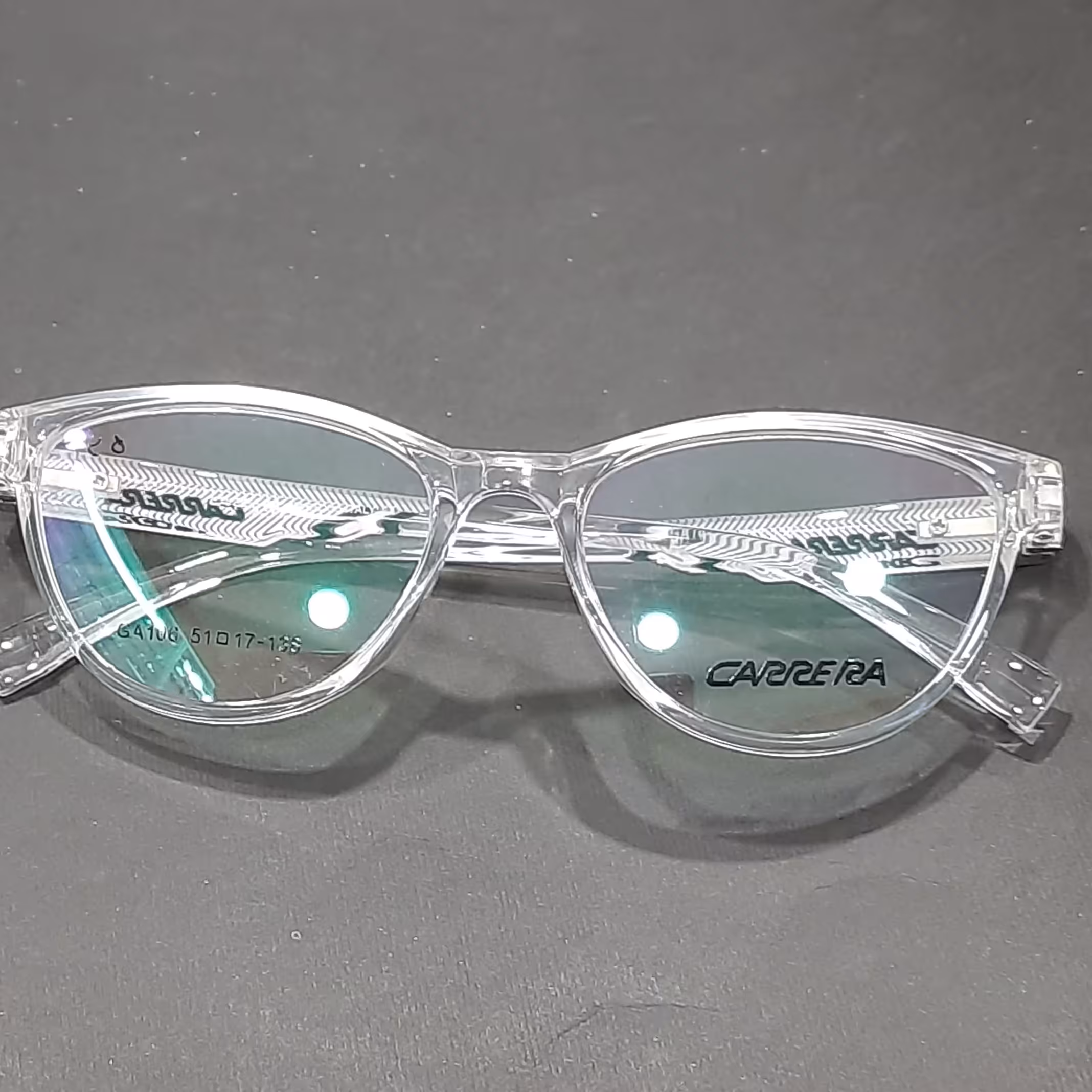 عینک طبی  رنگ سفید یخی با قابلیت ساخت انواع عدسی طبی نمره دار 