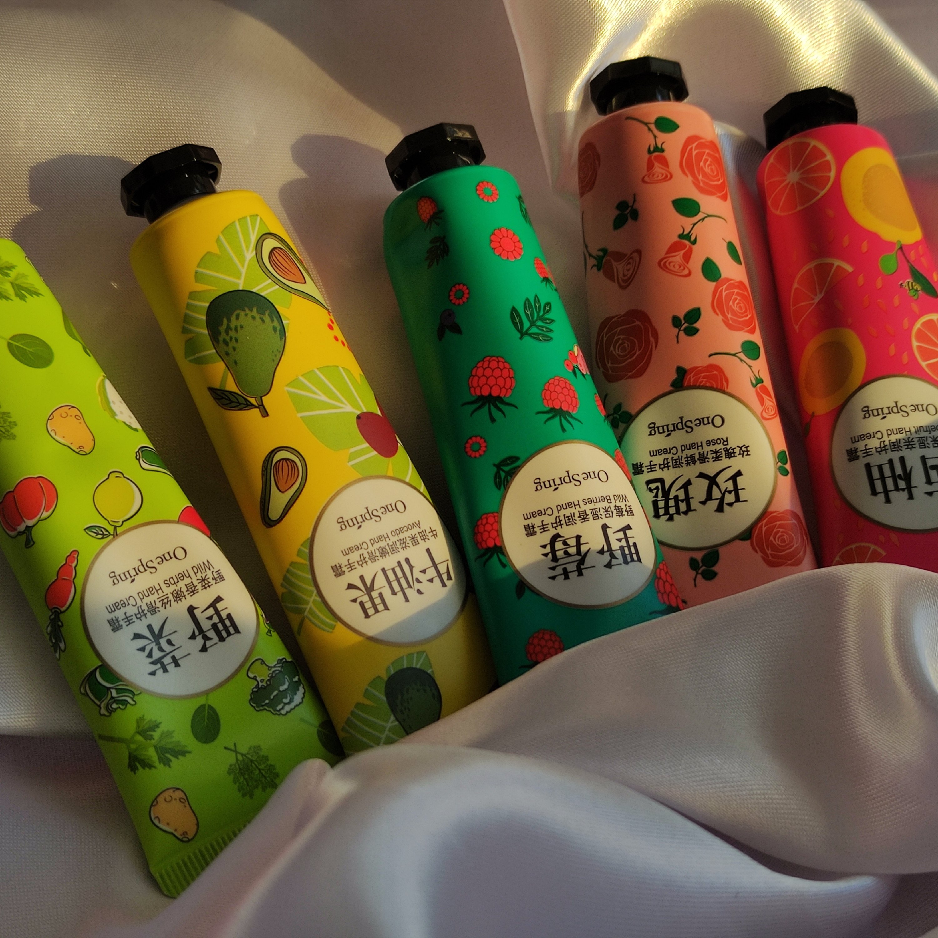 کرم مرطوب کننده ی دست 