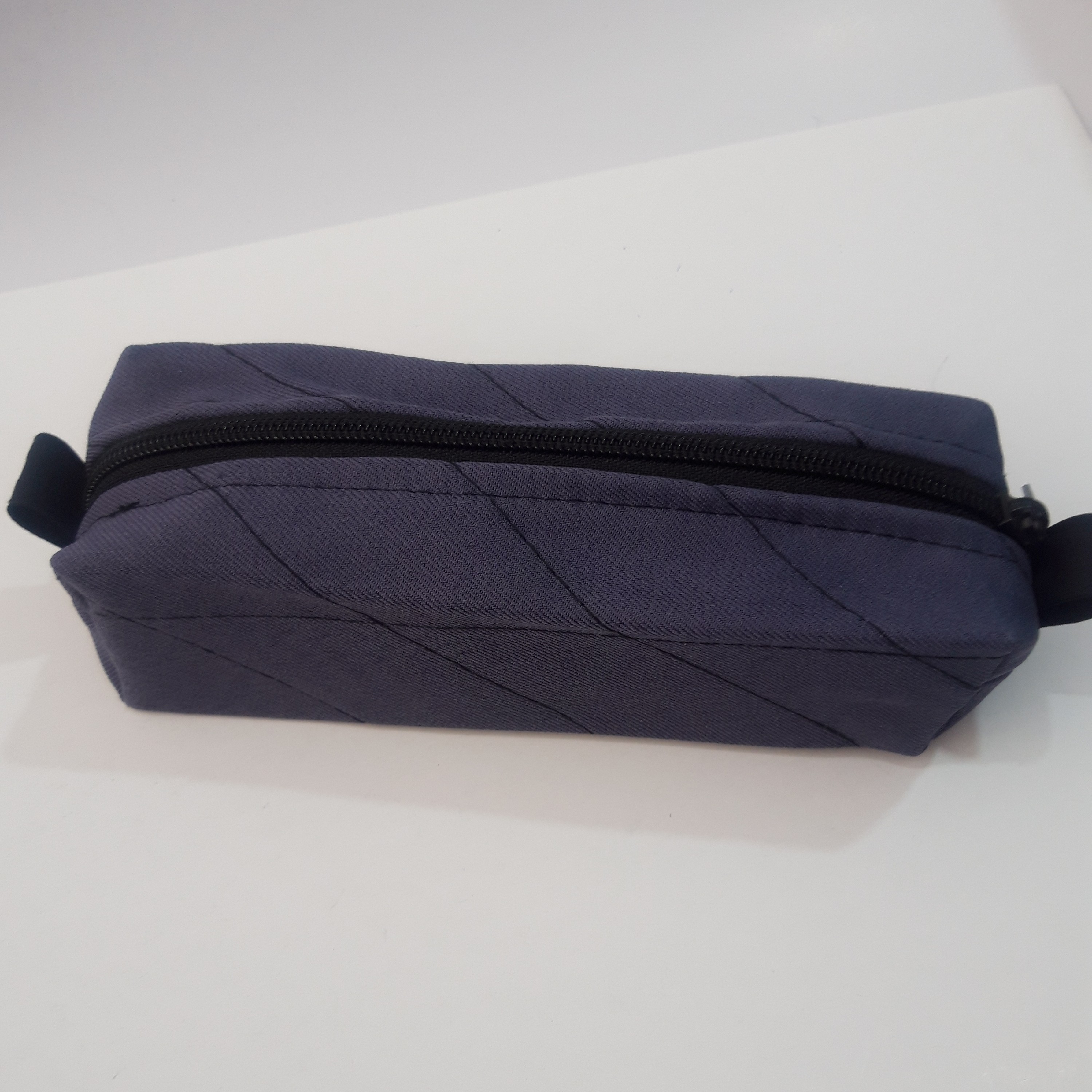 جامدادی لی     ( در صورت خرید عمده 9 درصد تخفیف )