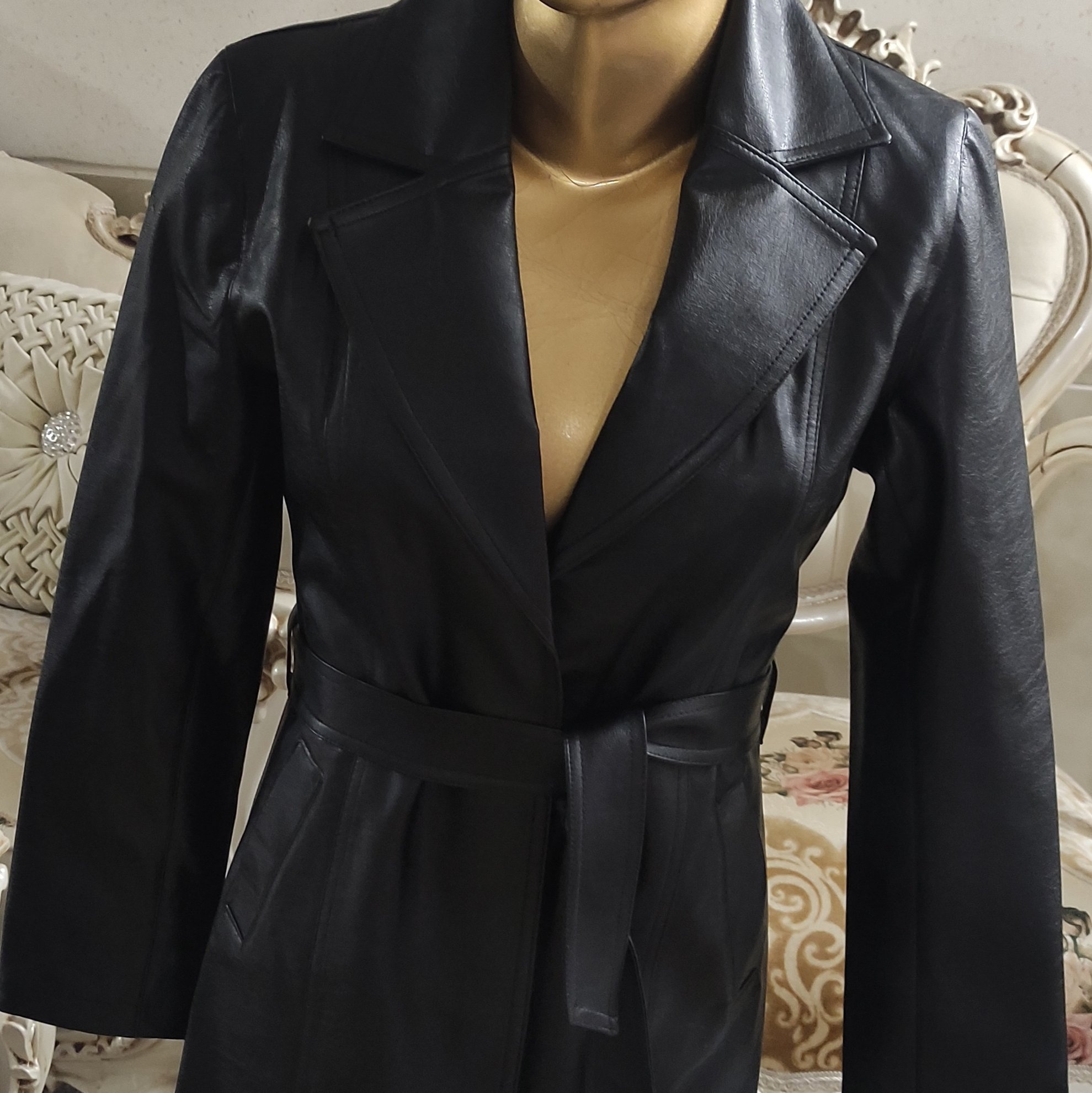 پالتو چرم زنانه یقه انگلیسی خیلی خوش فرم و دوخت عالی قد 90