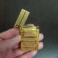 فندک روکش طلا  گازی با امکان حک اسم بهمراه جعبه و شناسنامه 