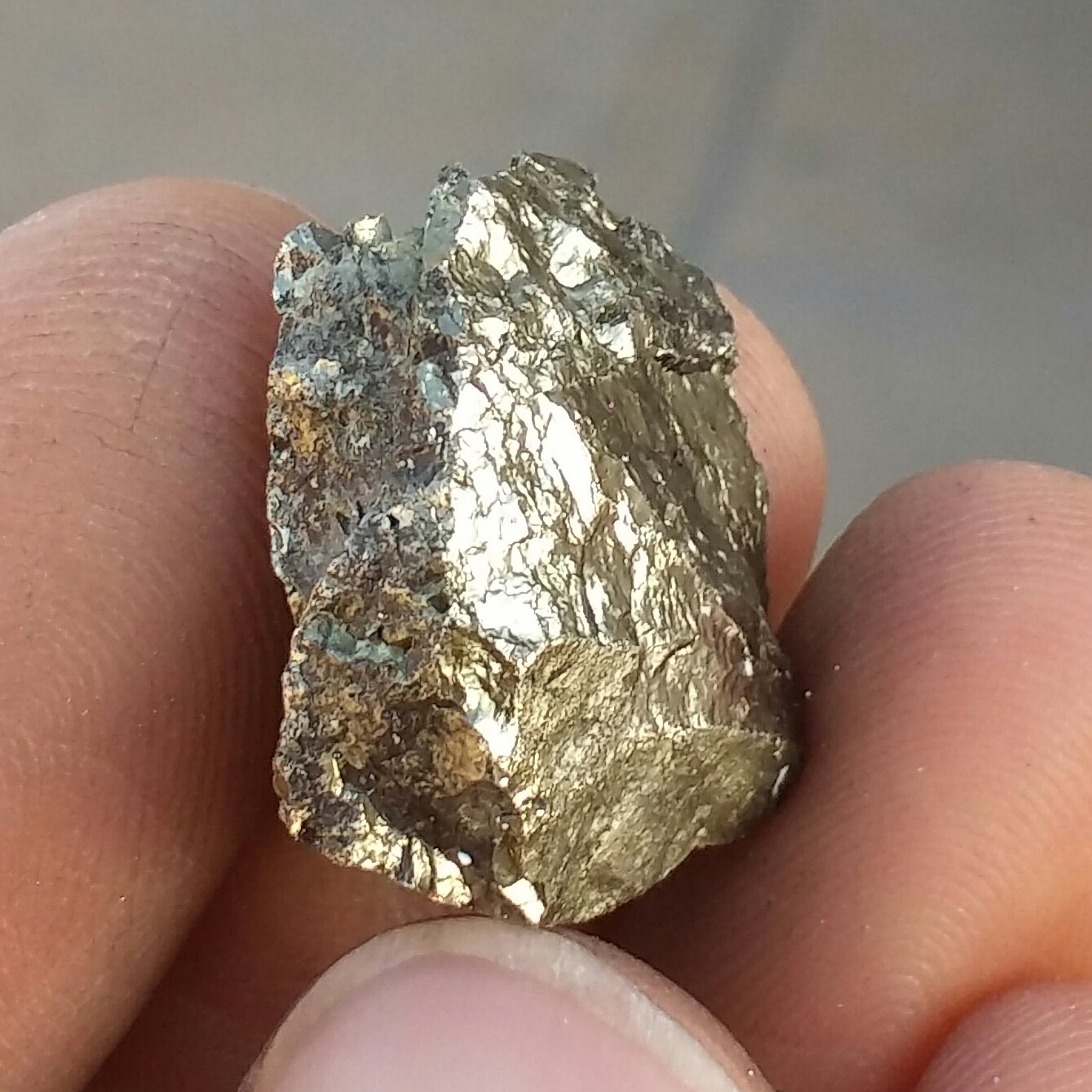 سنگ راف پیریت طلایی حبه شده ملقب به سنگ طلا  100 در 100 طبیعی شاهکار خلقت
بی نظیر
کد 10753