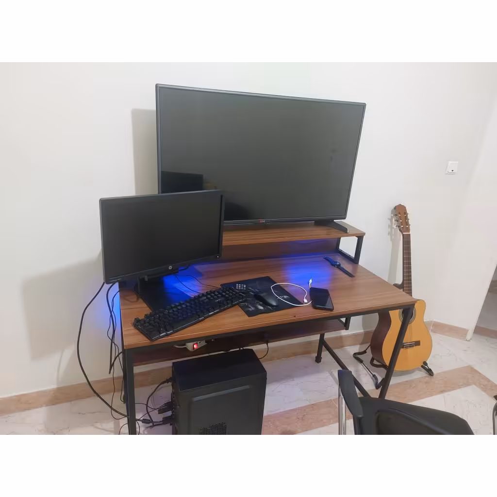 میز کامپیوتر چوبین نورا مدل 1452 (هزینه ارسال بر عهده مشتری و پس کرایه)