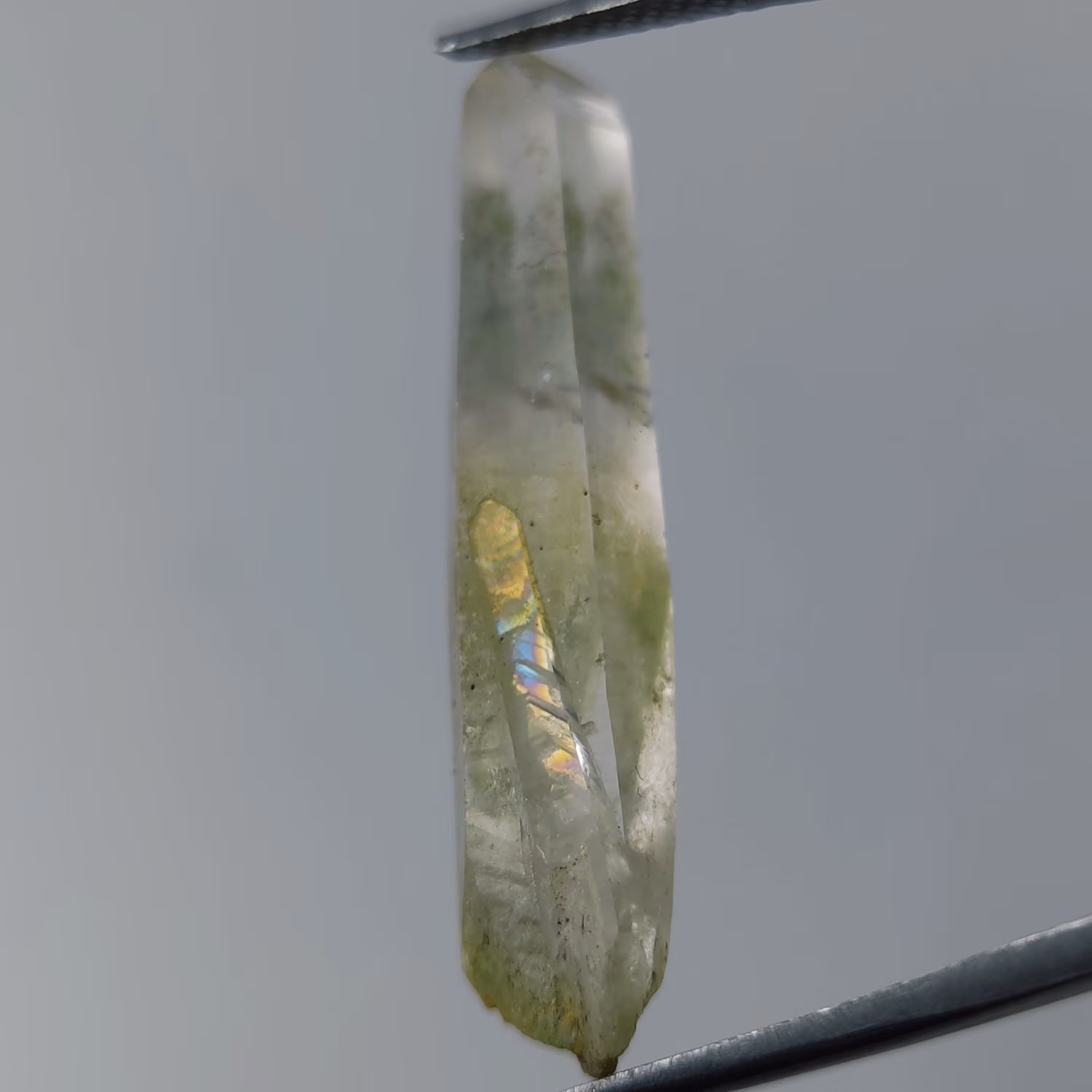 بلور شفاف سنگ کوارتز معدنی تیتانیوم دار طبیعی         