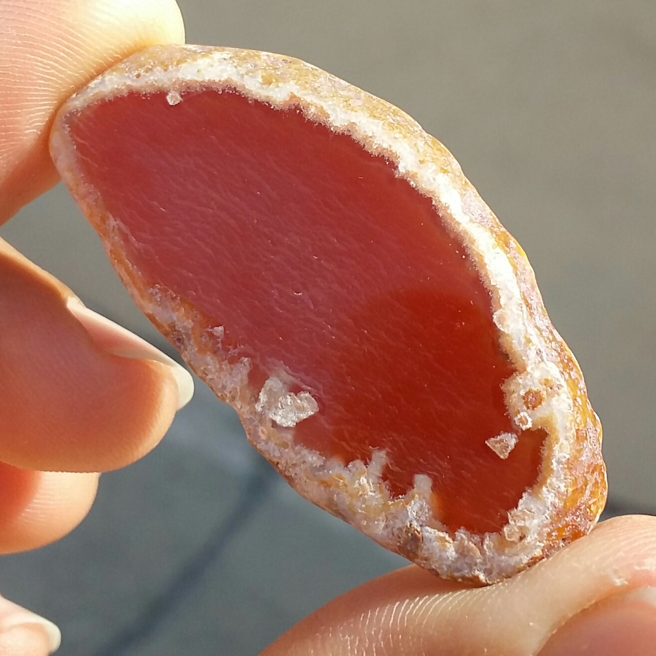 اسلایس سنگ راف عقیق برزیلی مناسب گردنبند گردن آویز رومانتویی بسیار خوش رنگ کد 11710