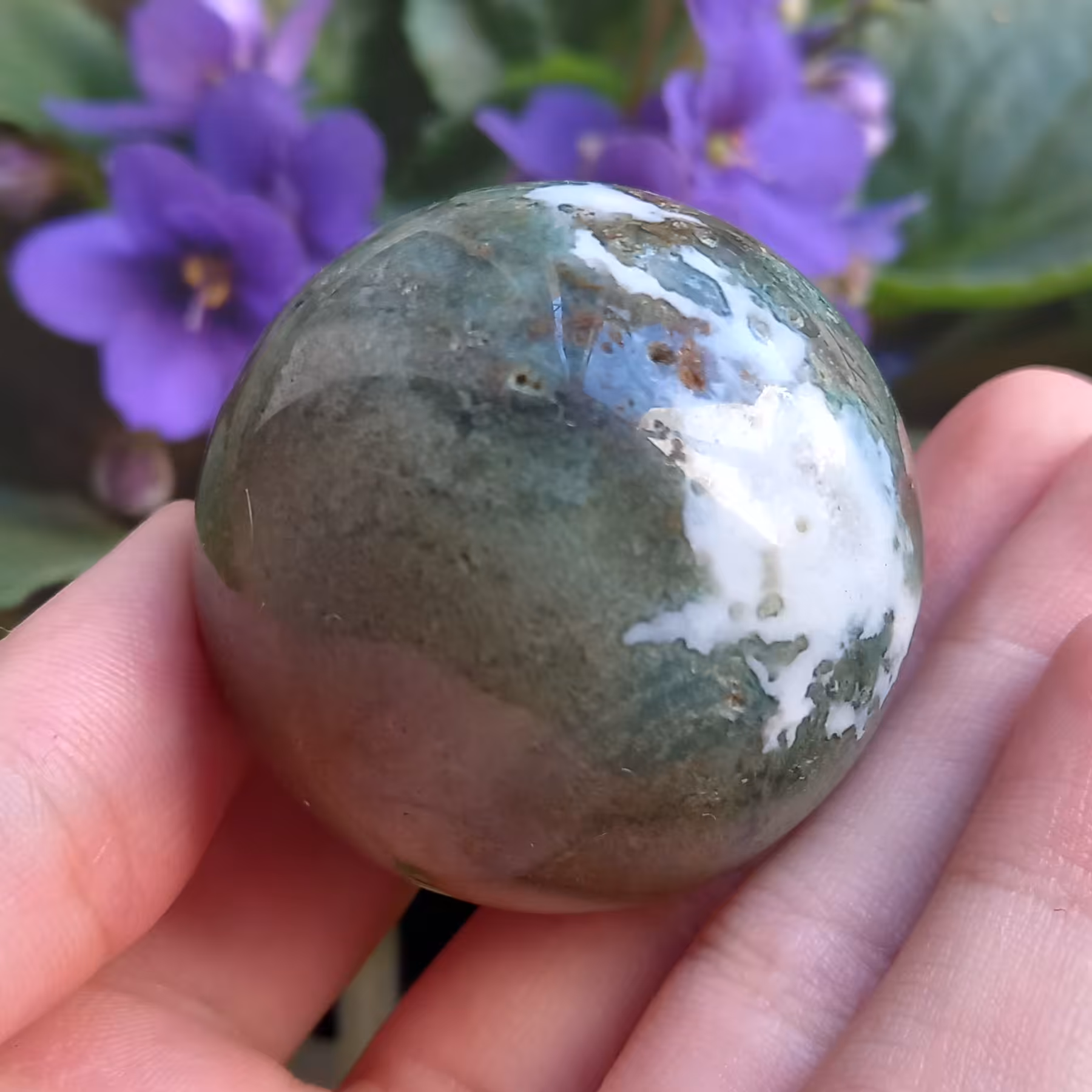 گوی عقیق سبز خزه ای کاملا طبیعی (برند آمترین مون) 