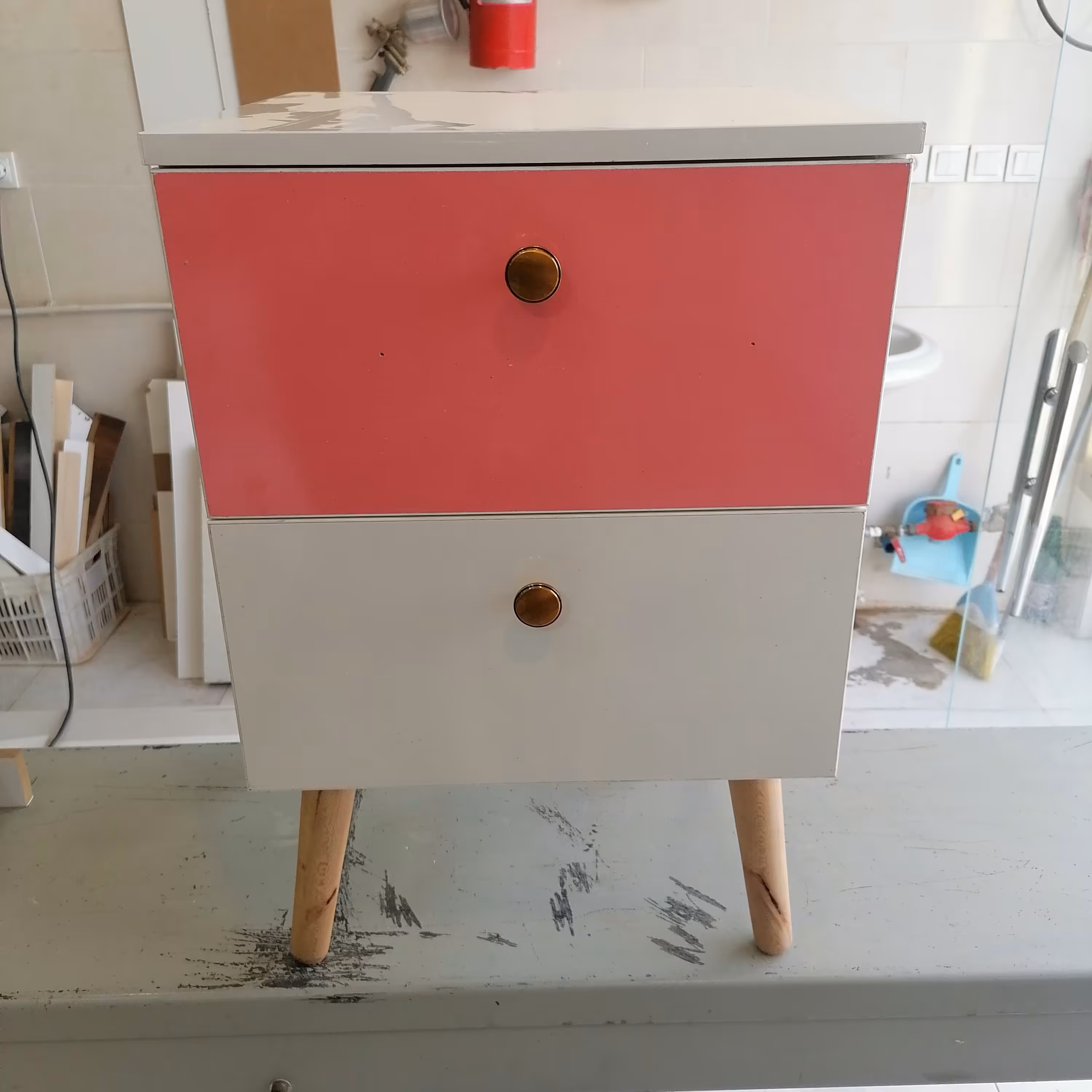 پا تختی  و میز تلفن مدل ar0012 با قابلیت تغییر رنگ و سایز 