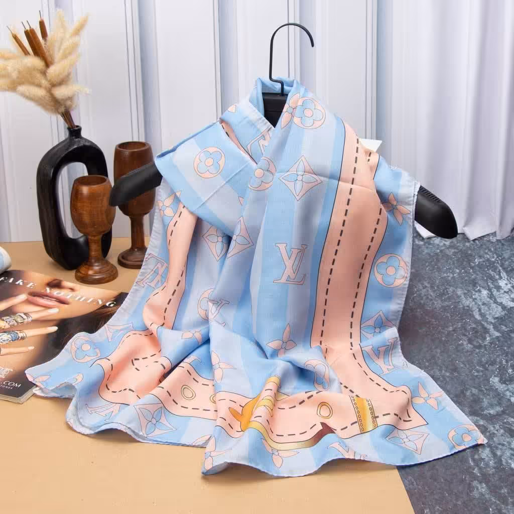 شال سوپرنخ آبی روشن-گلبهی طرح LV