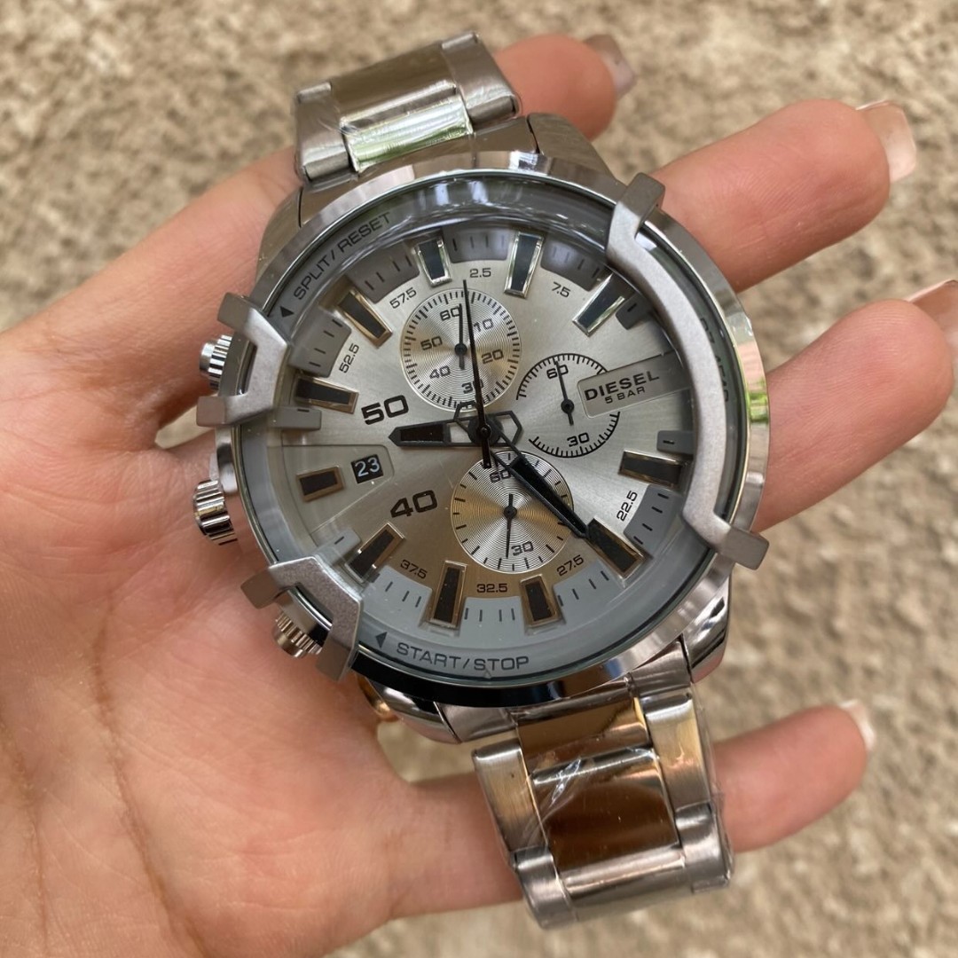 ساعت دیزل 3 موتور کرنوگراف با طراحی خاص