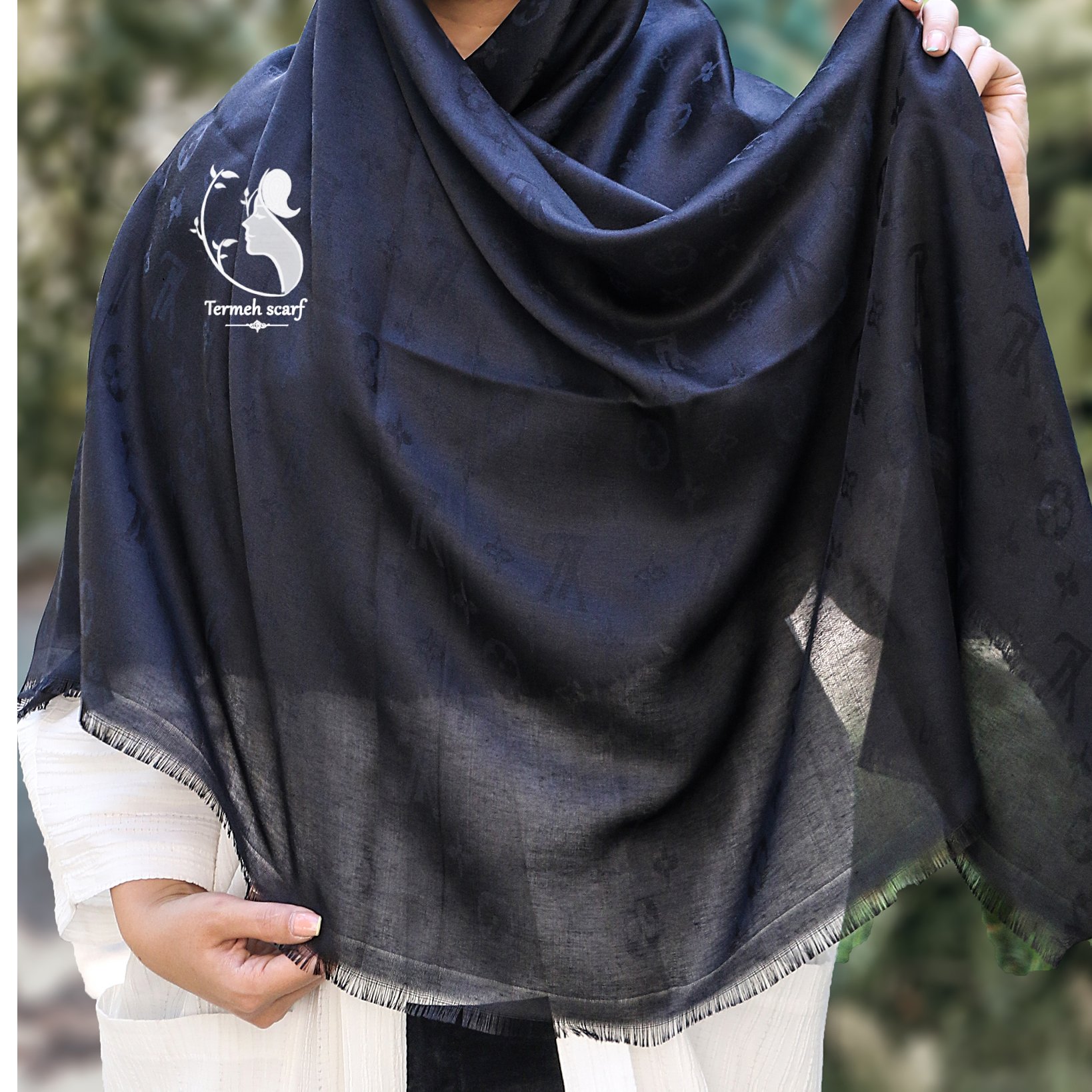 روسری مشکی طرح ال وی