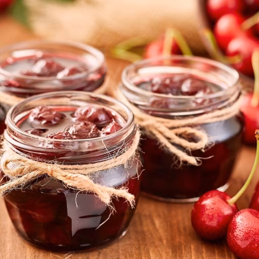 مربای آلبالو خانگی خوش عطر و طعم به یادموندنی 