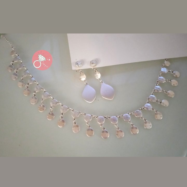 گردنبند و گوشواره مجلسی