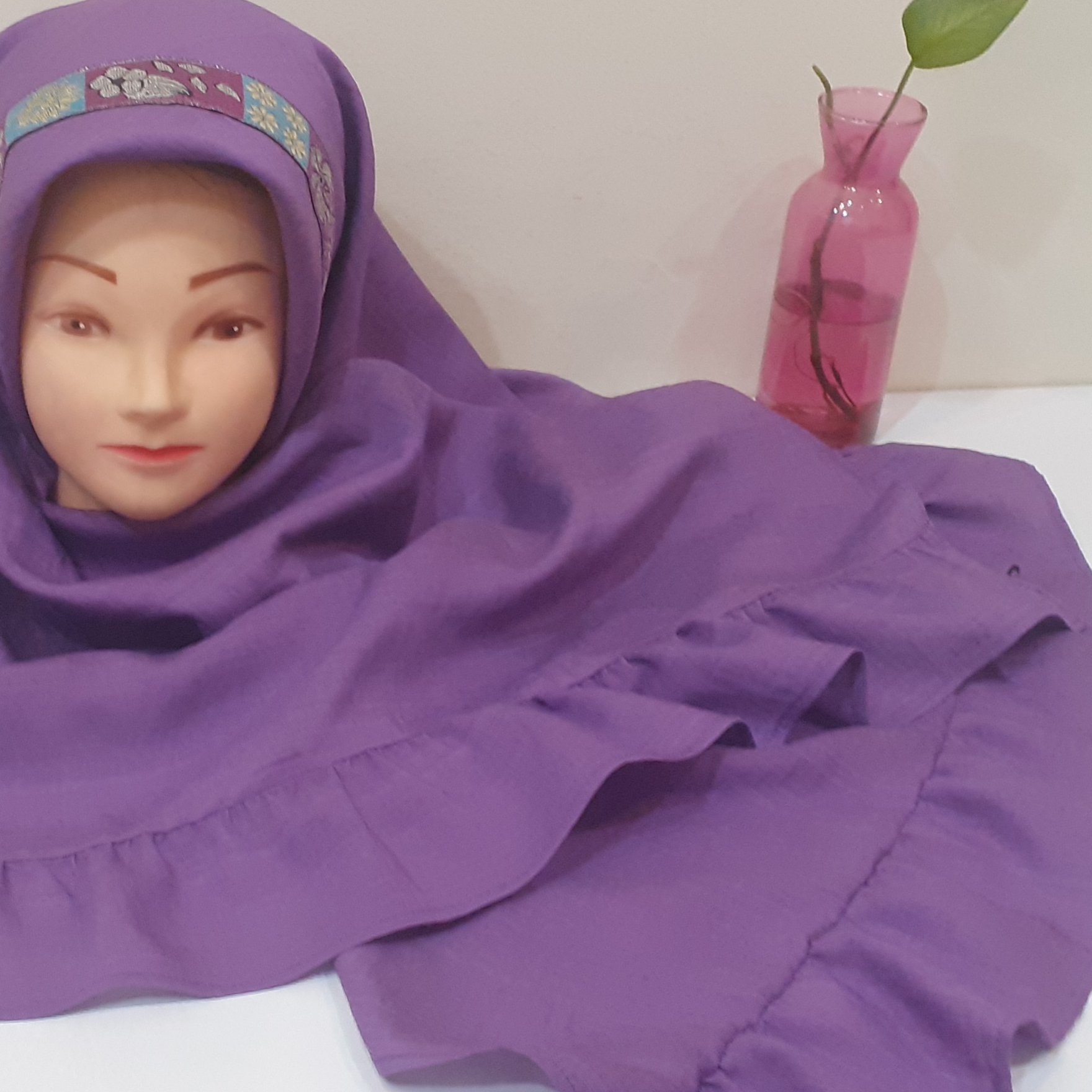 روسری با حاشیه سنتی