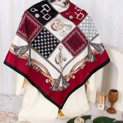 روسری نخی چهارفصل طرح کمربندی قرمز
