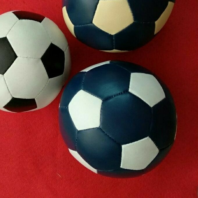 توپ چهل تیکه چرم مصنوعی دست دوز طرح 7