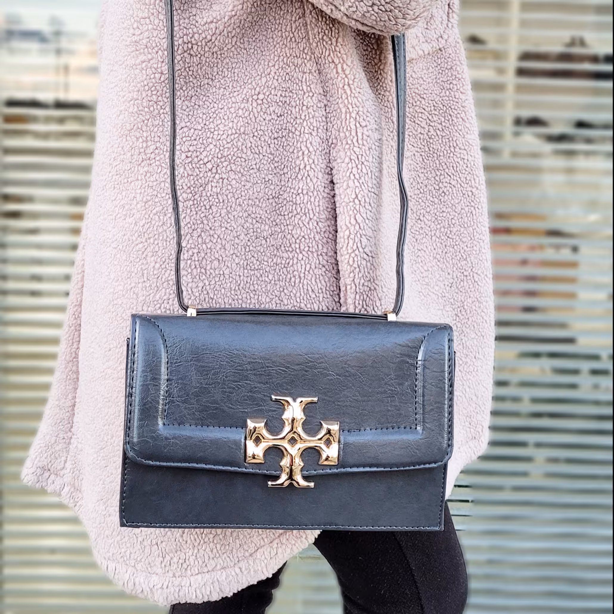 کیف مشکی نوک مدادی دخترانه دوشی شیک و ساده 