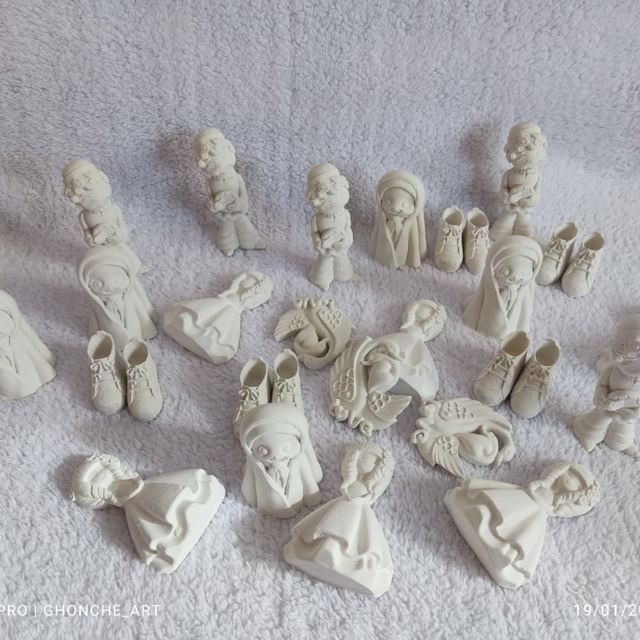 پک 10 عددی حاجی فیروز  10 عدد قو 10 جفت کفش 10 دختر چادری 10 دختر دامنی