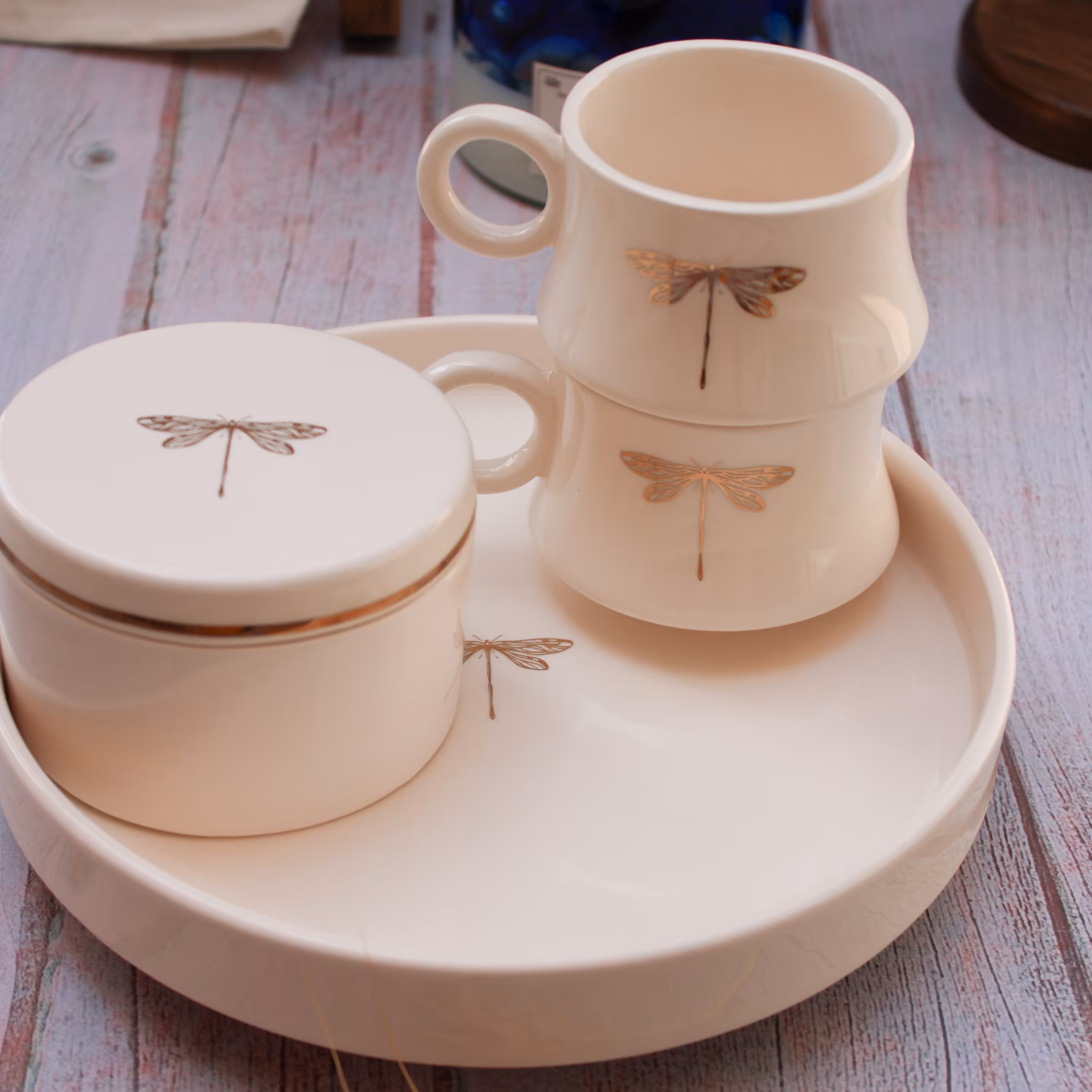 ست فنجون و سینی و قندان شاپرکی سرامیکی 